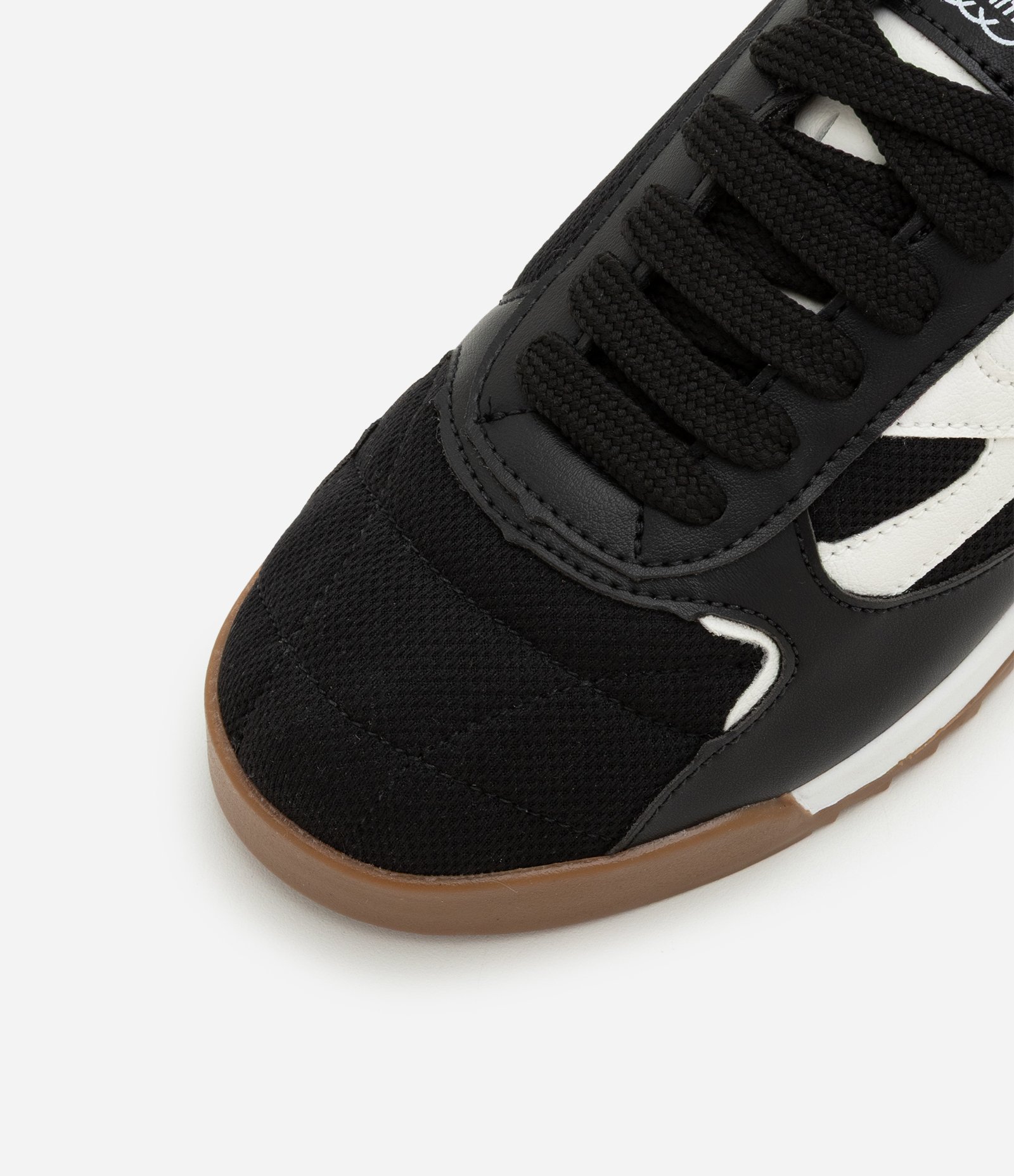 Tênis Infantil em PU com Recortes Contrastantes - Tam 33 ao 37 Preto 3