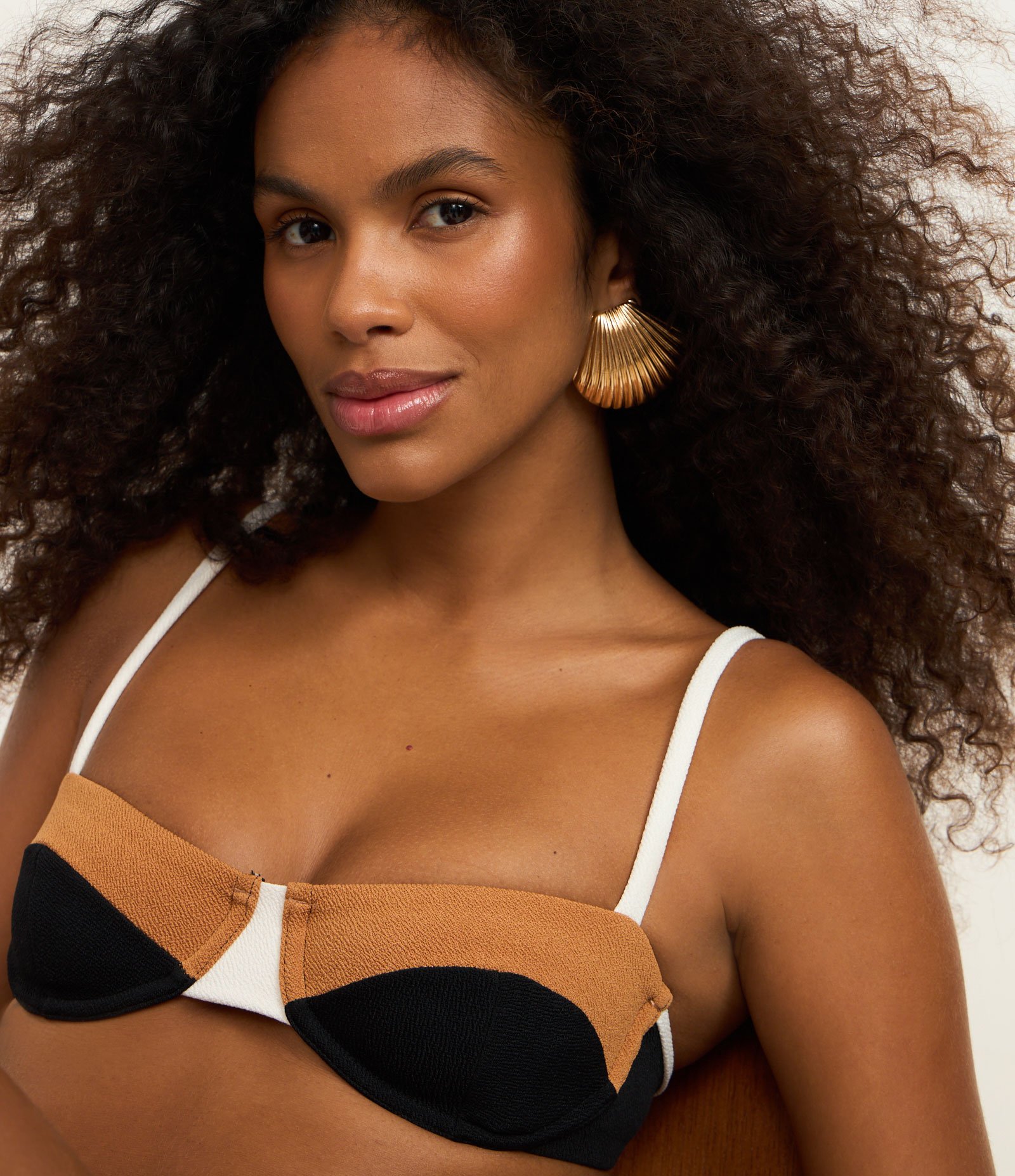 Biquíni Top Meia Taça em Microfibra Texturizada Bloco de Cor Preto 3