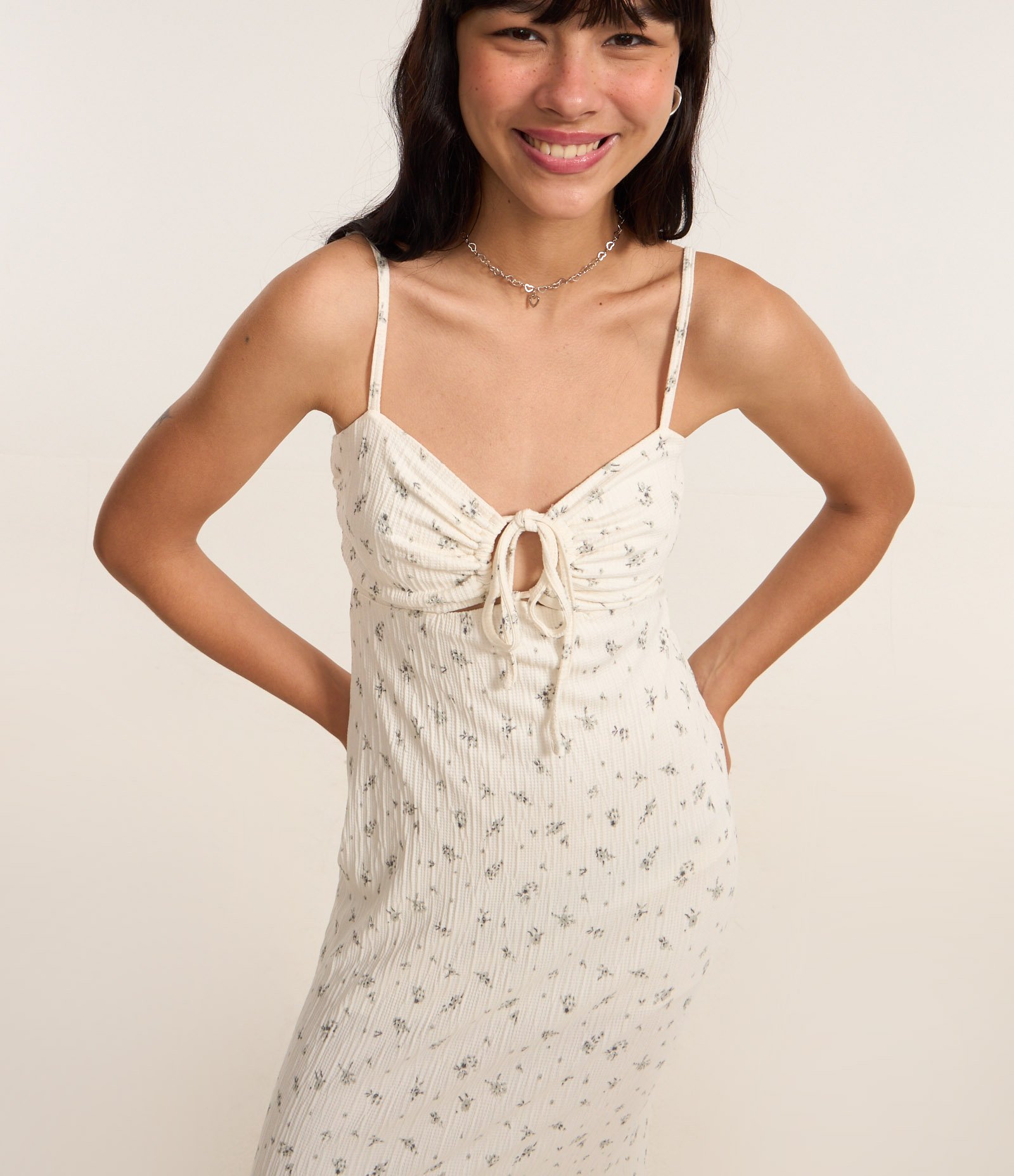 Vestido New Midi com Busto Franzido e Estampa Floral Liberty Bege 2