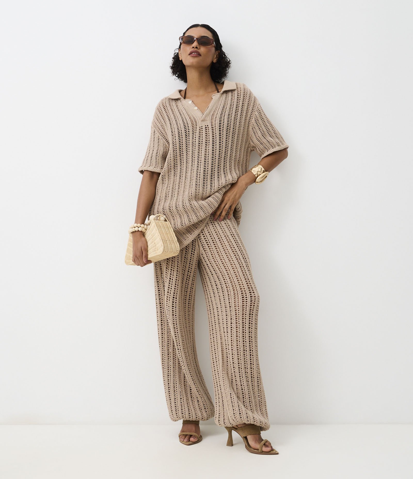 Calça em Tricô com Ponto Vazado e Puxadores Marrom 2