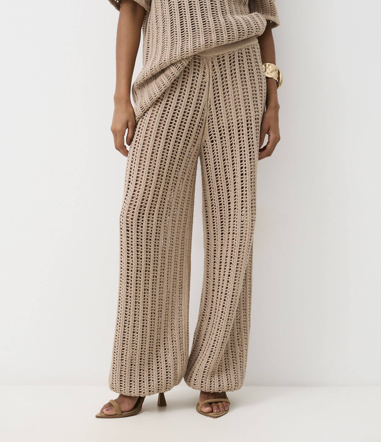 Calça em Tricô com Ponto Vazado e Puxadores Marrom 4