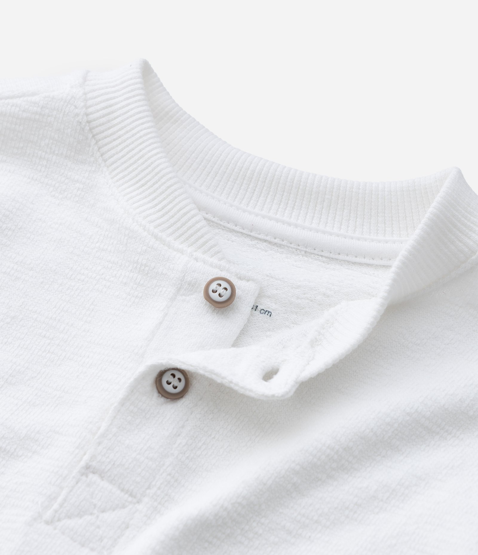Camiseta Infantil Texturizada com Botão na Manga - Tam 1 a 6 Anos Branco 5