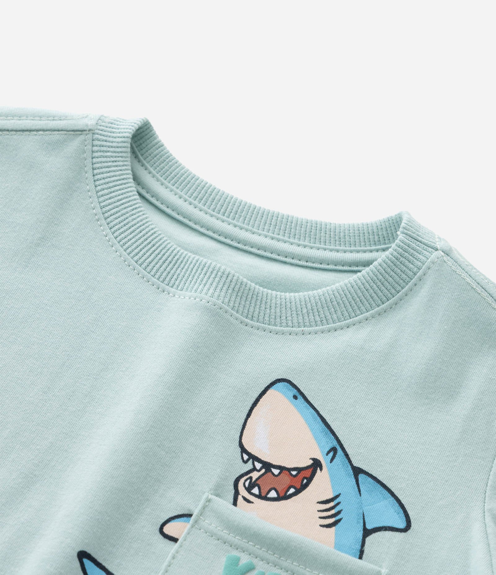 Camiseta Infantil com Bolso Estampado de Tubarão - Tam 1 a 6 Anos Verde 4