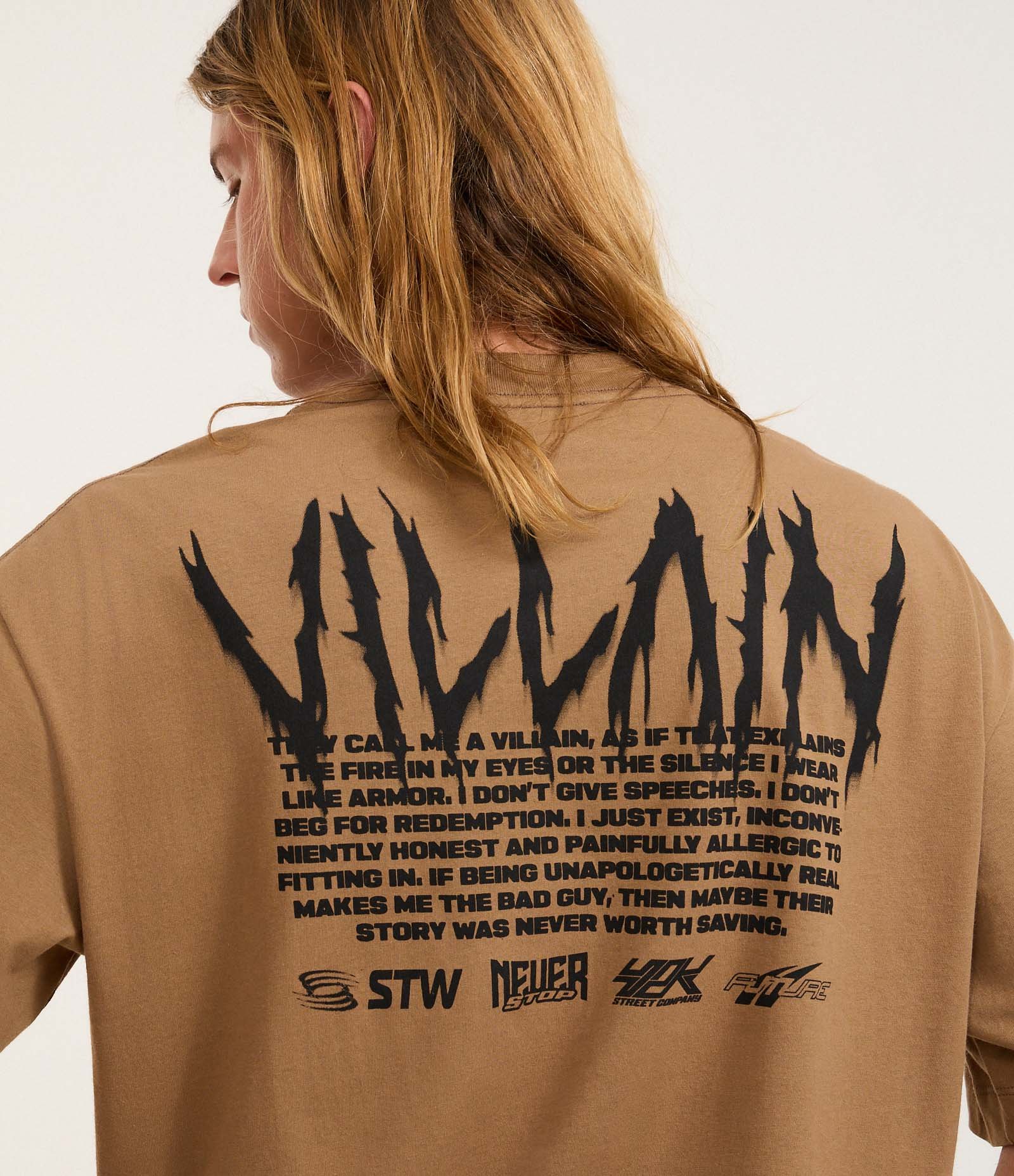 Camiseta Manga Curta em Meia Malha com Estampa Lettering Frente e Costas Marrom 3