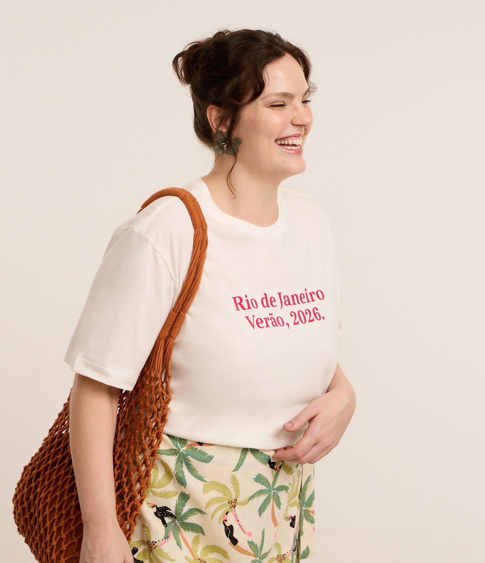 Camiseta Alongada em Algodão com Estampa Rio de Janeiro 2026 Curve & Plus Size Branco 1