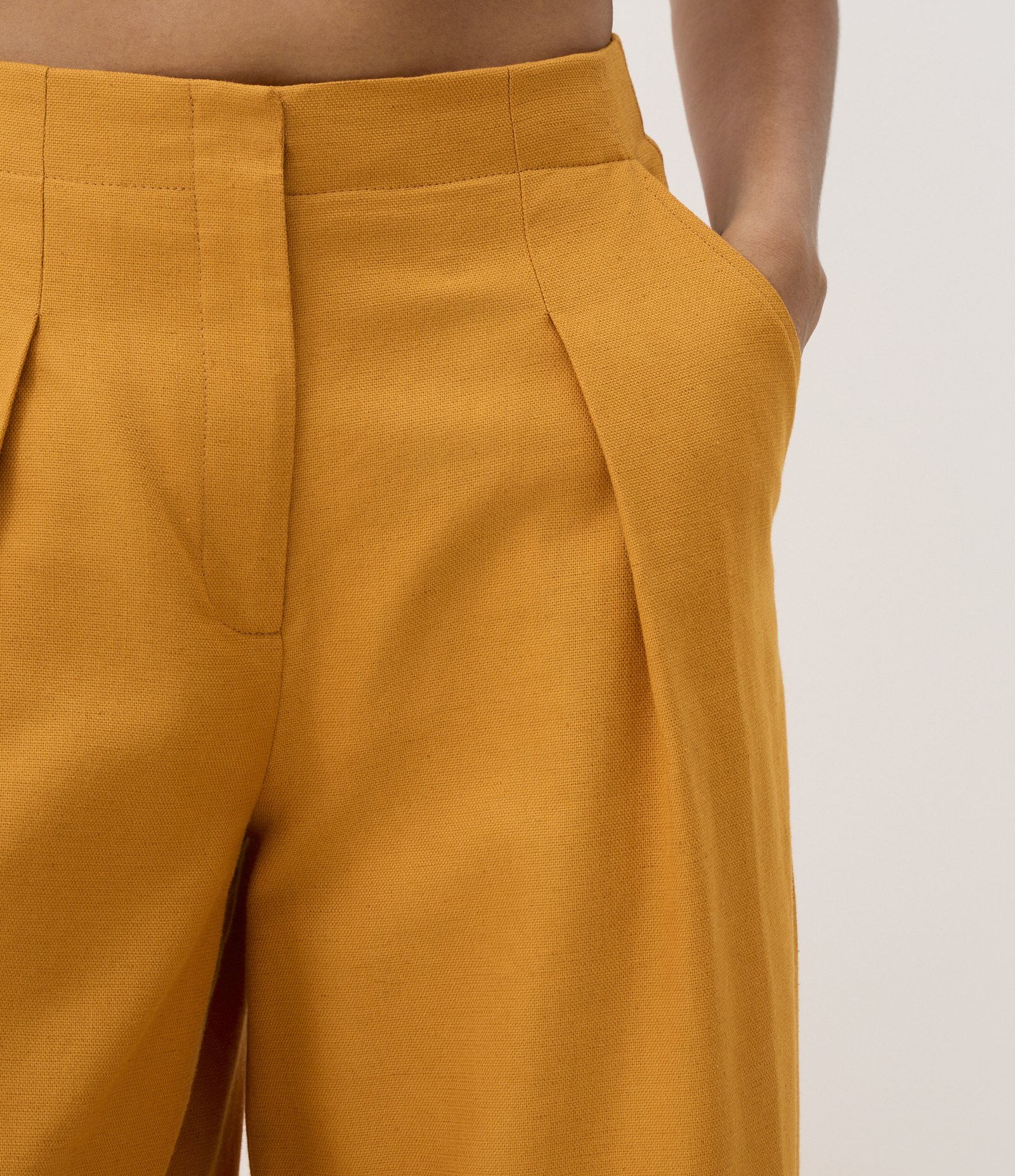 Calça em Algodão com Linho com Prega Ampla e Barra Larga Amarelo 5