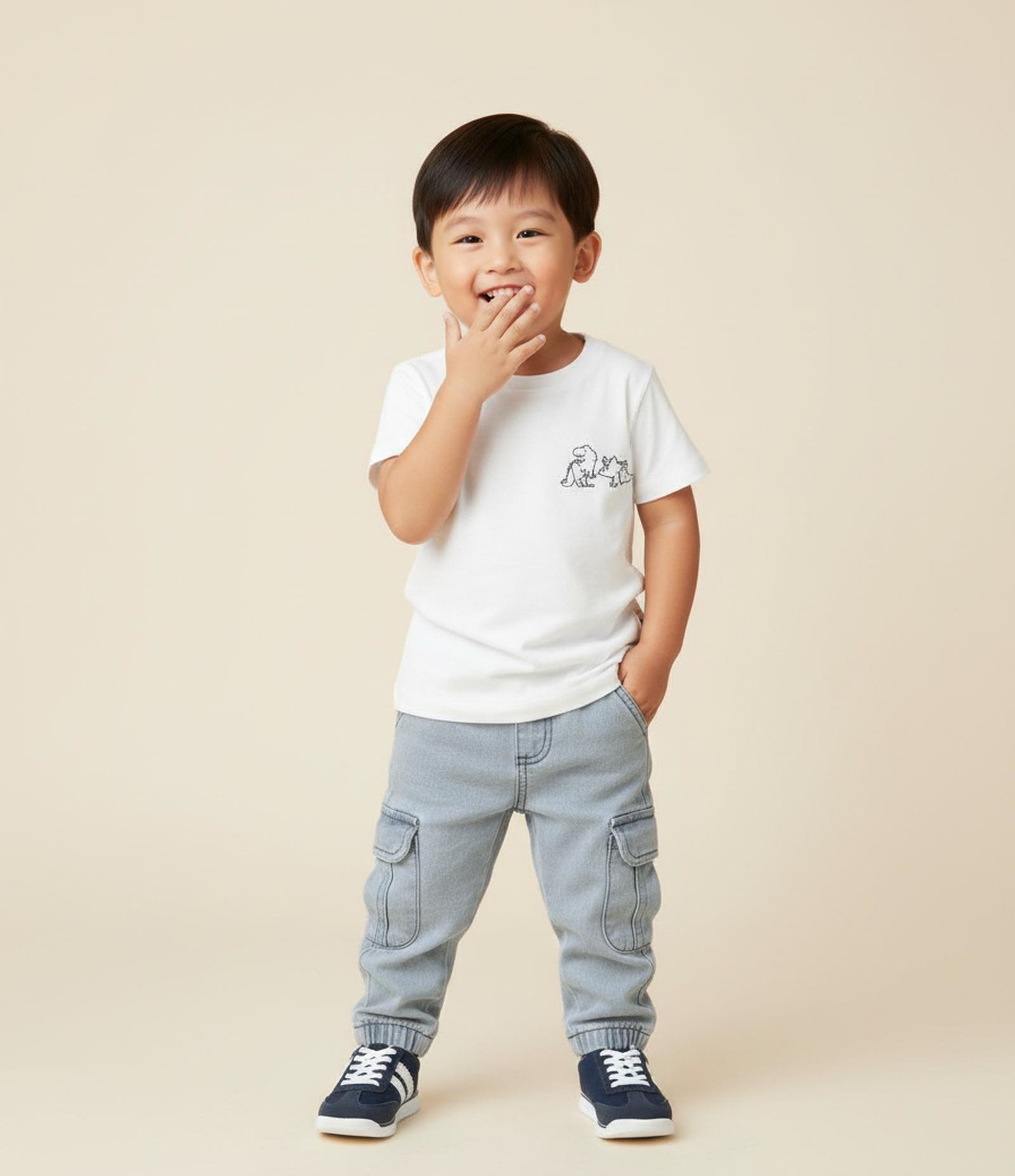 Camiseta Infantil com Estampa de Dinossauros no Peito – Tam 1 a 5/6 Anos Branco 1