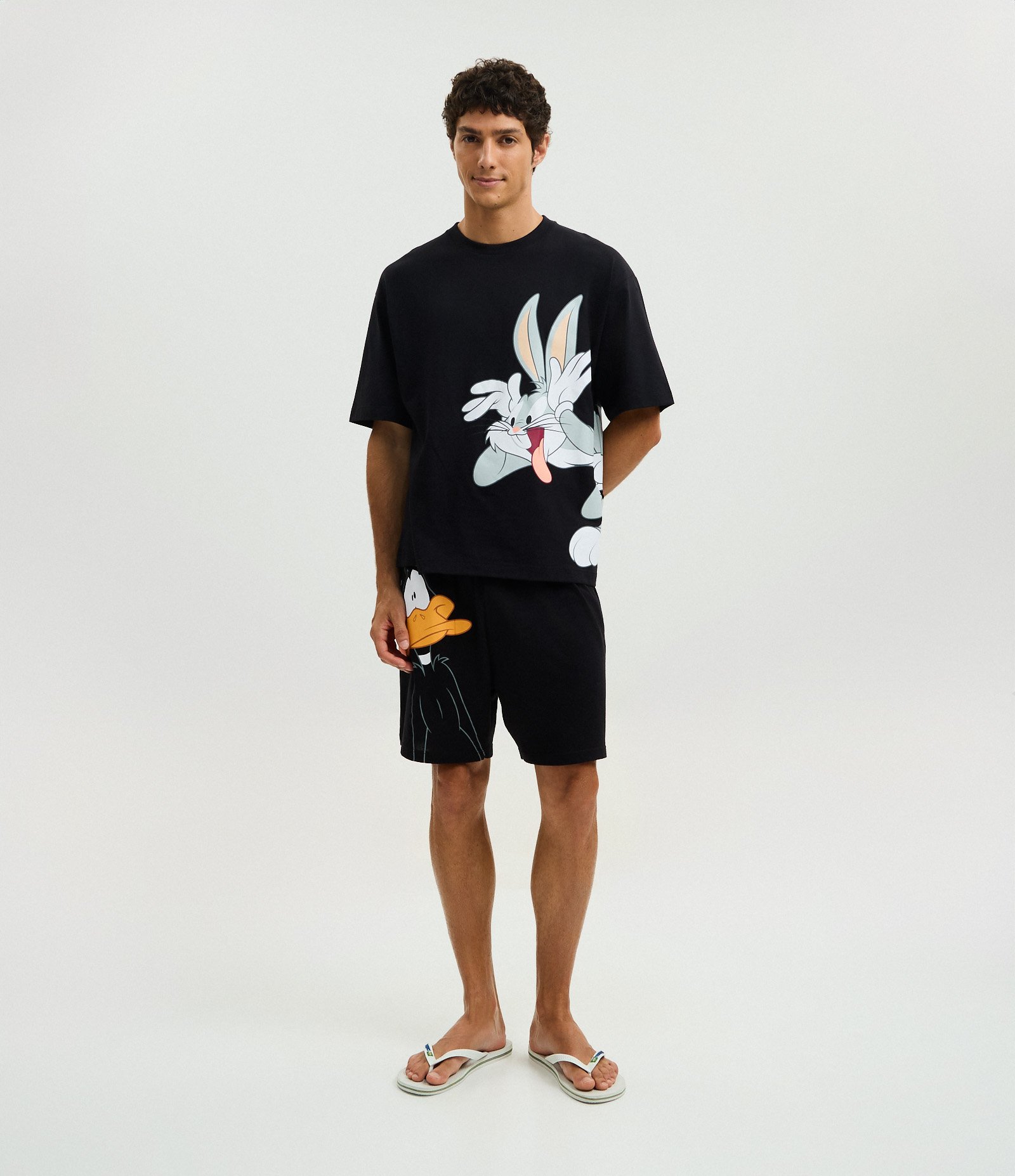 Pijama Boxy em Algodão com Estampa Looney Tunes Preto 2