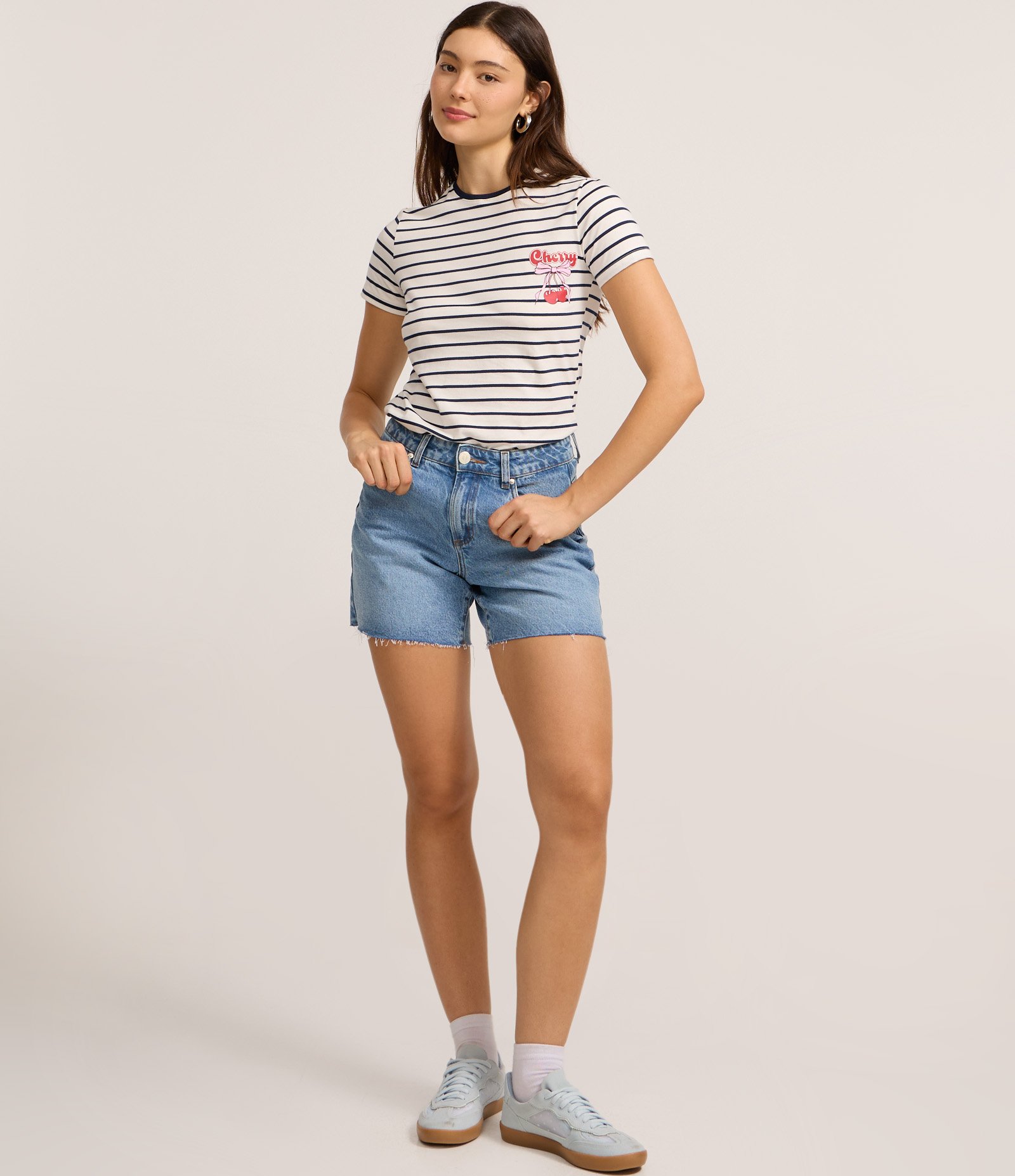 Camiseta T-shirt em Algodão com Estampa de Cereja e Listras Contrastantes Branco 2