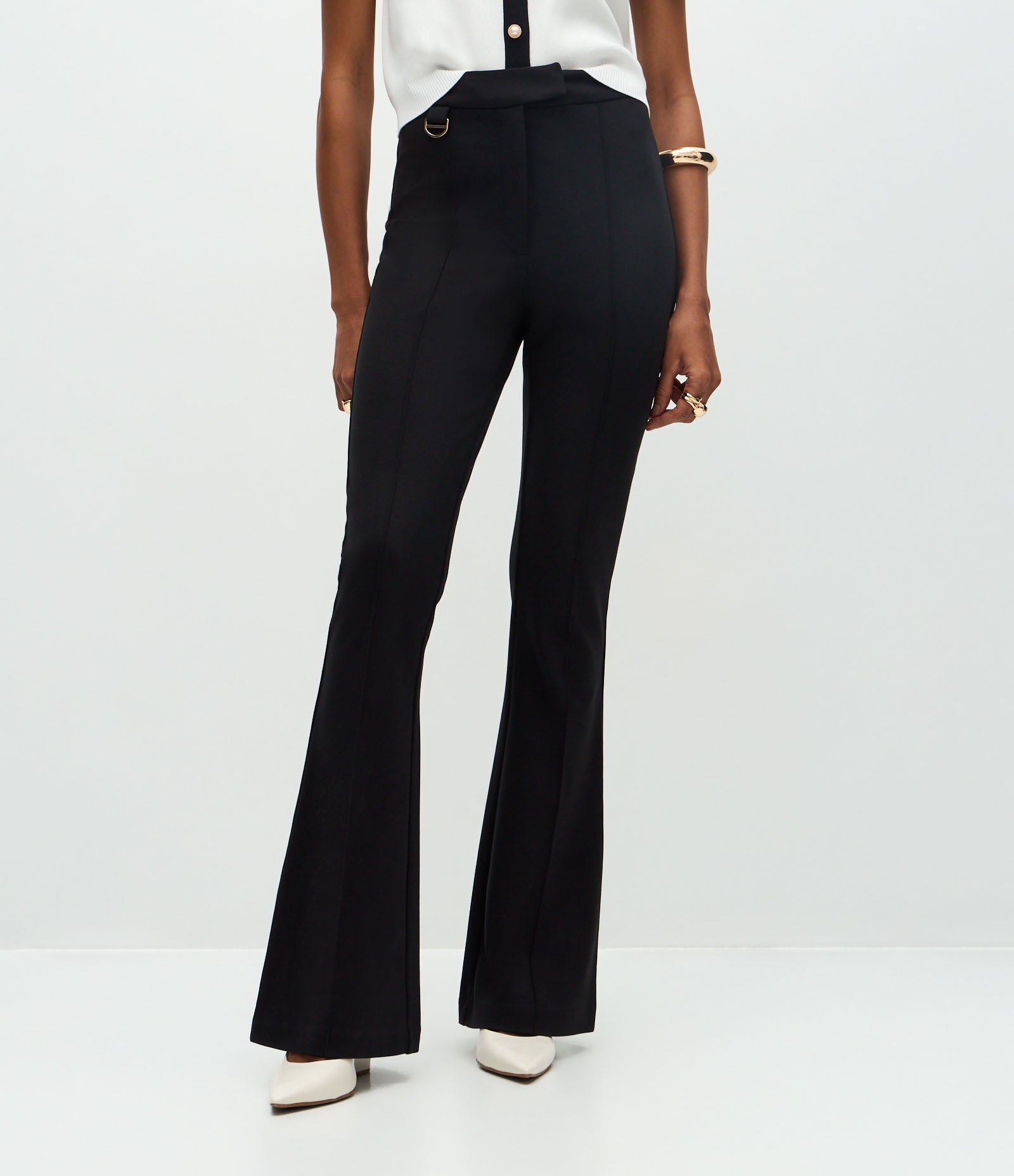 Calça Fit Flare em Ponto Roma com Fivelinha Preto 3