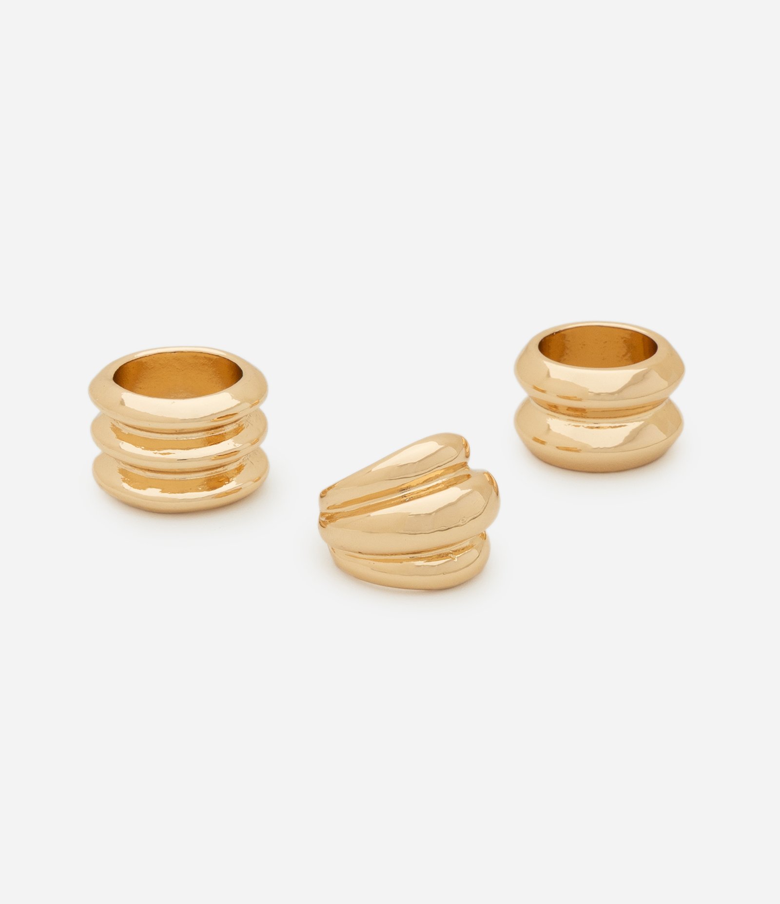 Kit 03 Anéis Efeito Bold em Metal Liso com Formatos Diversos Dourado 2