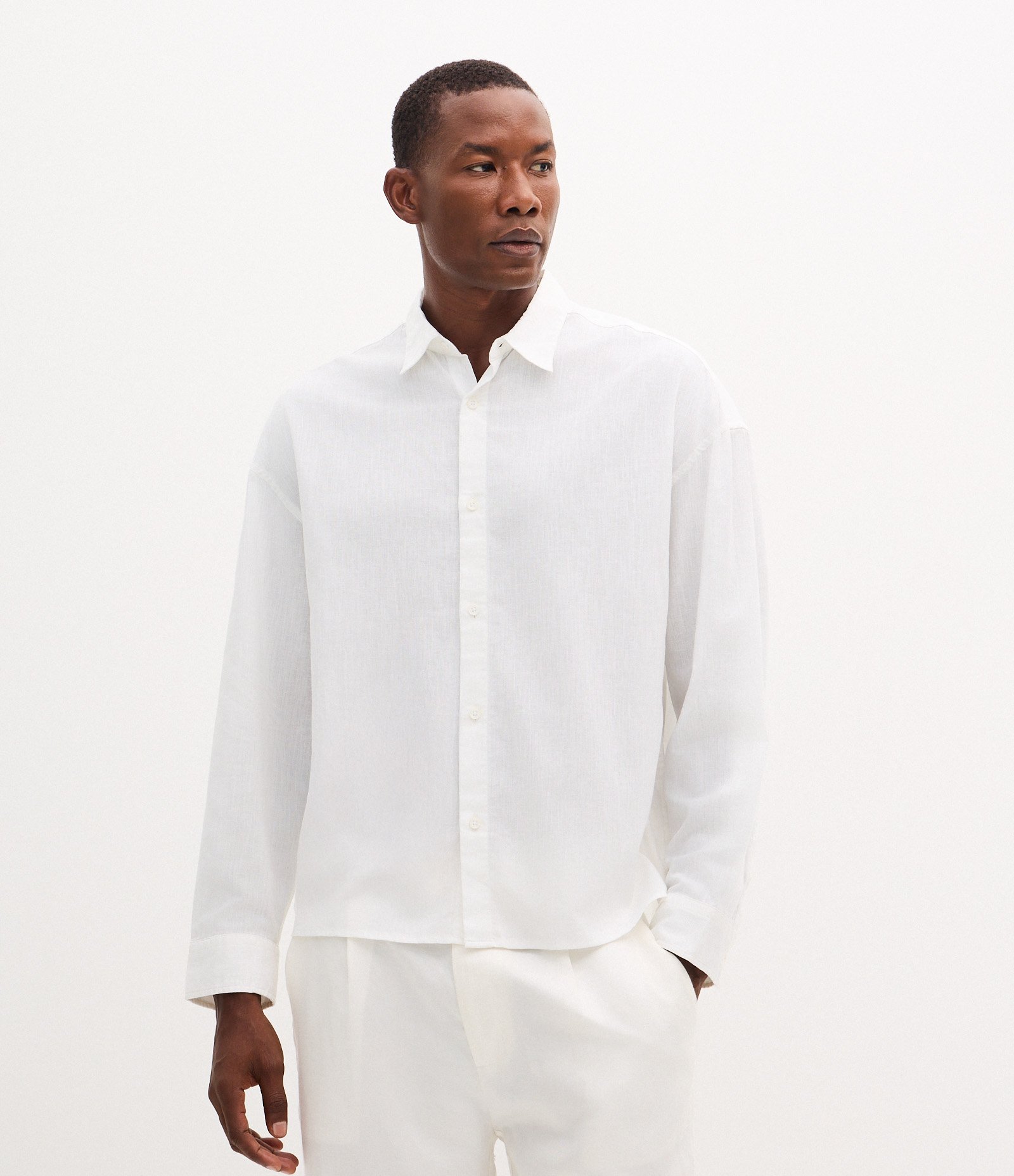 Camisa Manga Longa em Linho com Gola Colarinho Branco 1