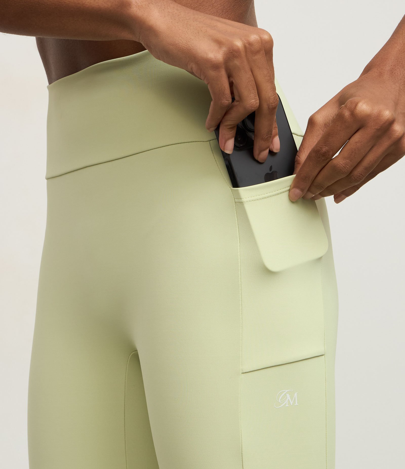 Calça Legging em Microfibra com Bolso Lateral Verde 3