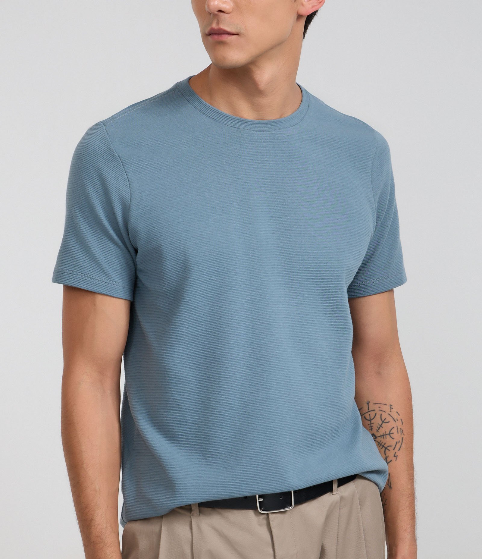 Camiseta Slim em Algodão com Textura Canelada Cinza 3
