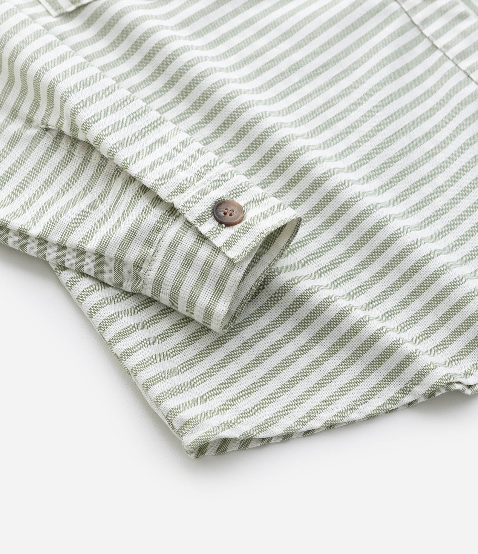 Camisa Oversized em Sarja Listrada com Bolsos Curve & Plus Size Verde 8