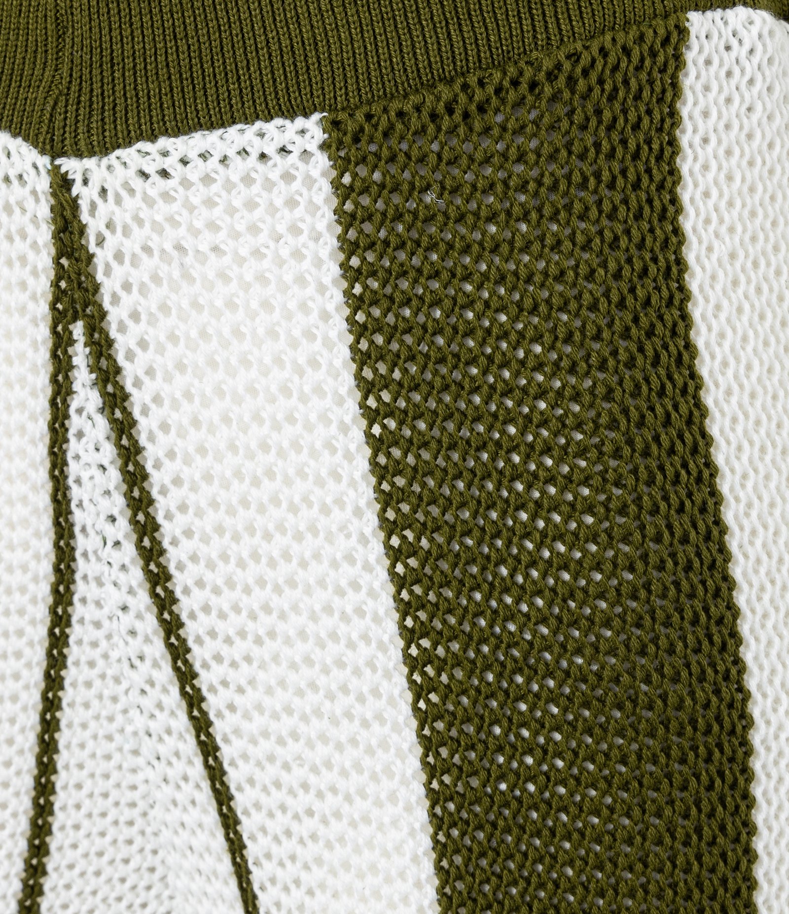 Calça Evasê em Tricô com Ponto Aberto e Listras Bicolor Verde/Branco 7