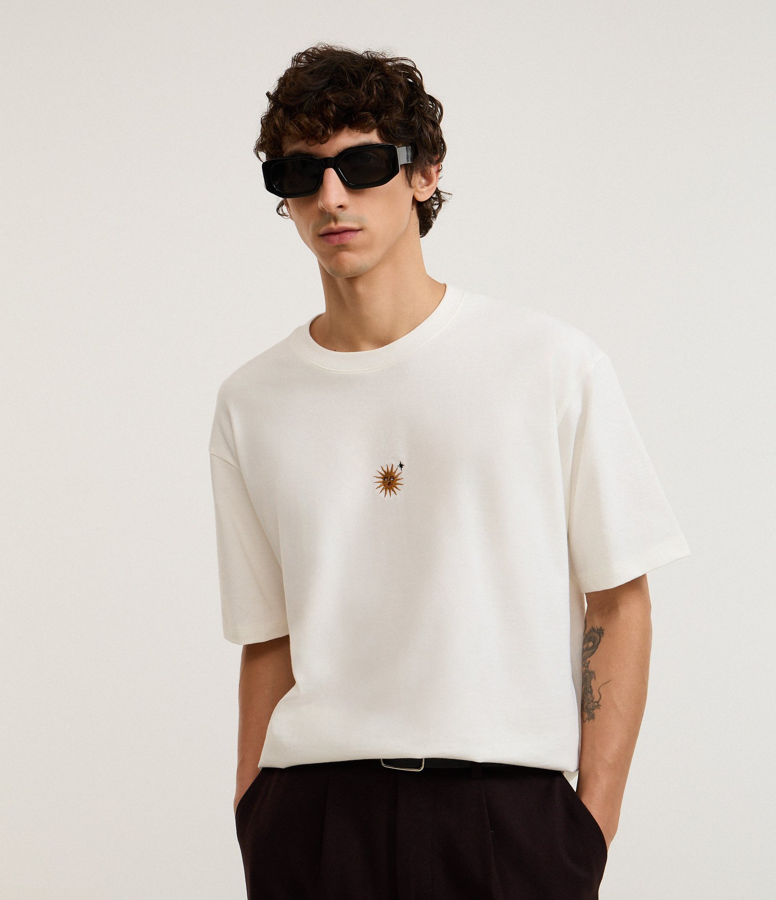 Camiseta Boxy em Algodão com Mini Silk Bordado Branco 4