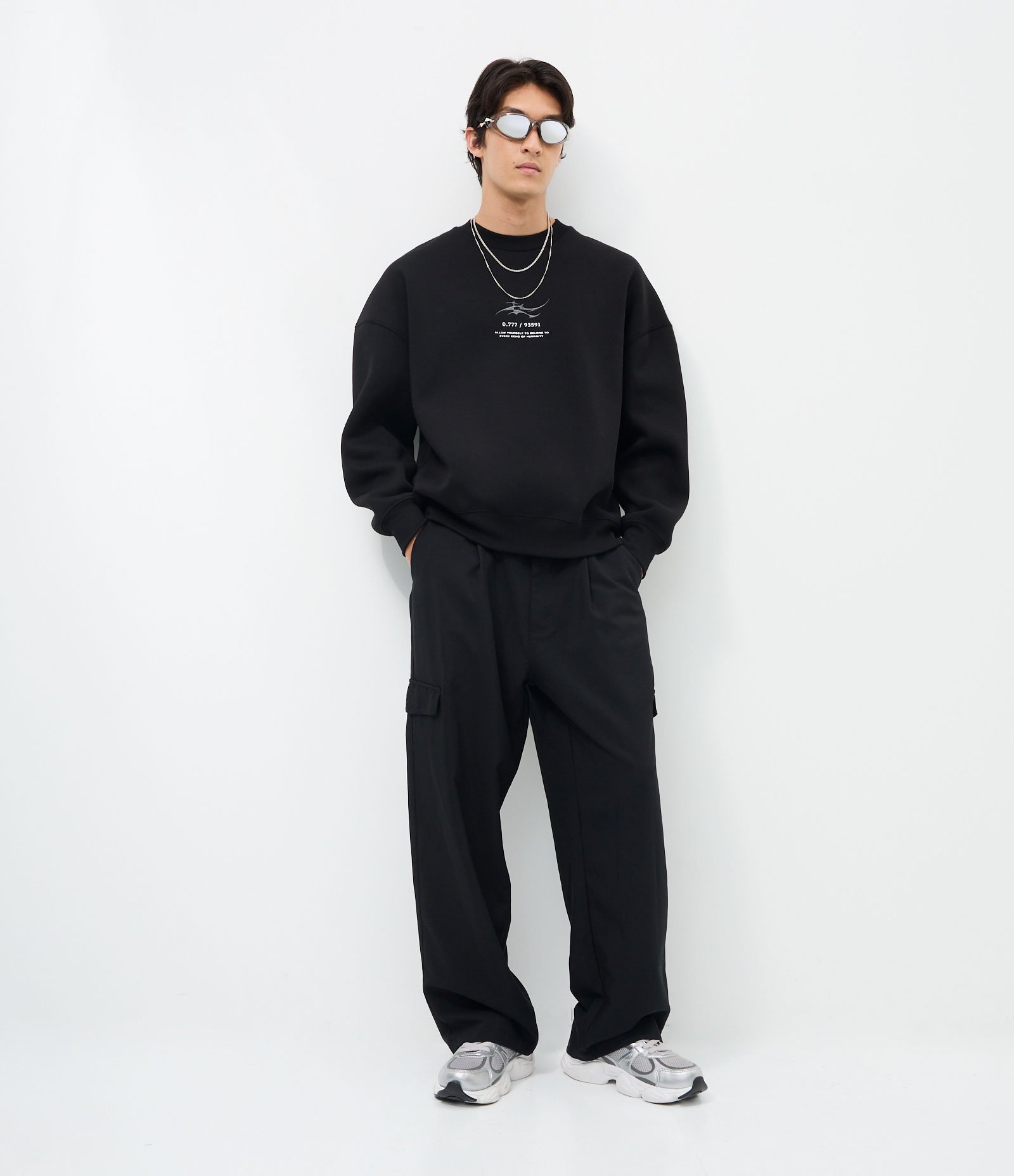 Casaco em Moletinho com Felpa e Lettering e Bordado Sicko Preto 2