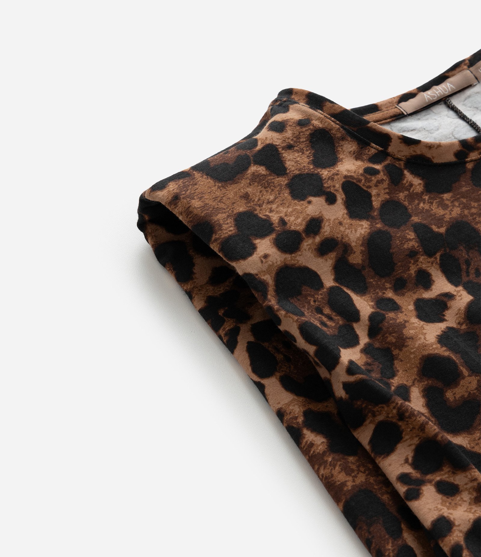 Regata Muscle Tee em Algodão com Estampa Onça Curve & Plus Size Marrom 7