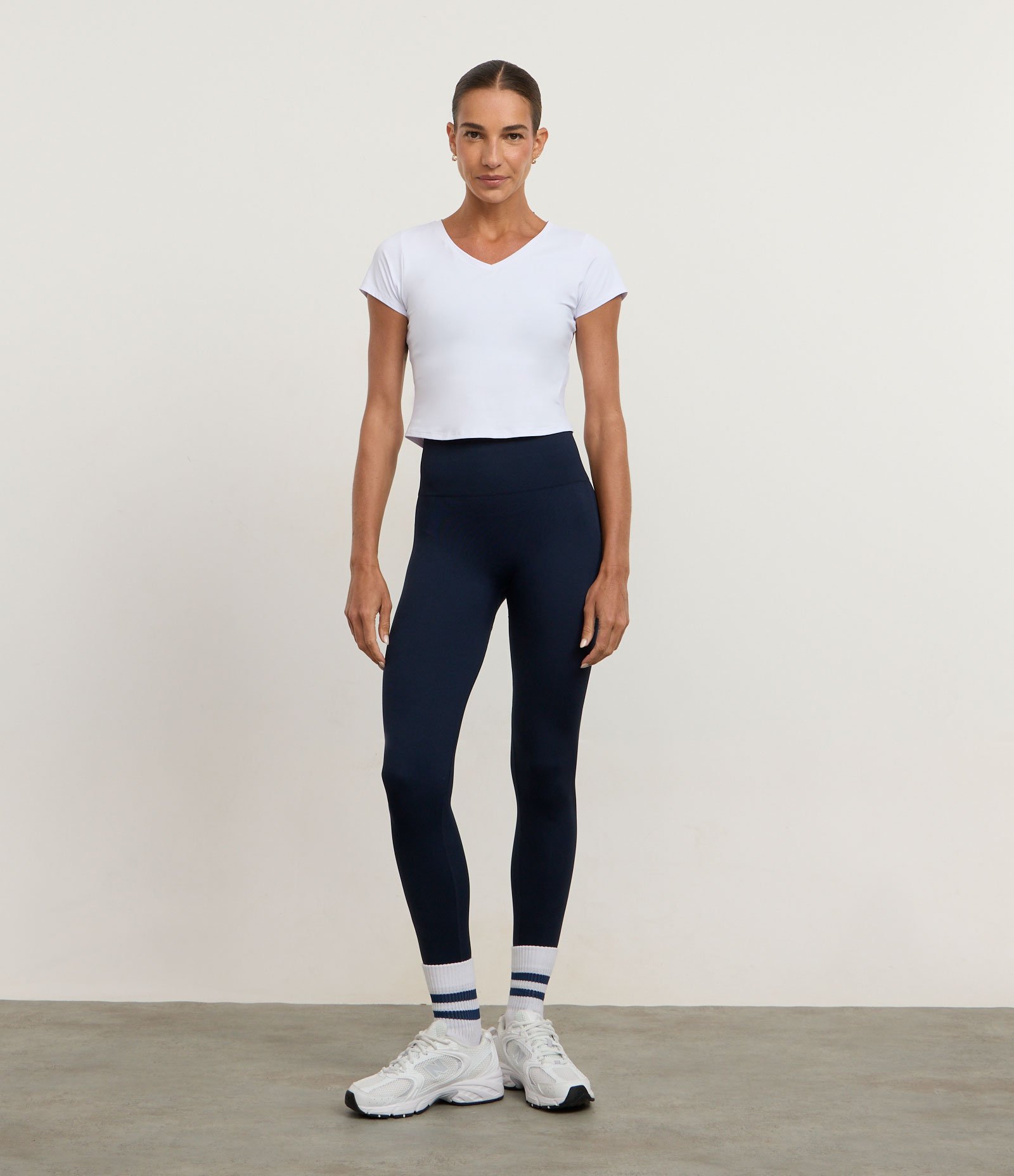 Camiseta Cropped Esportiva em Microfibra Branco 2