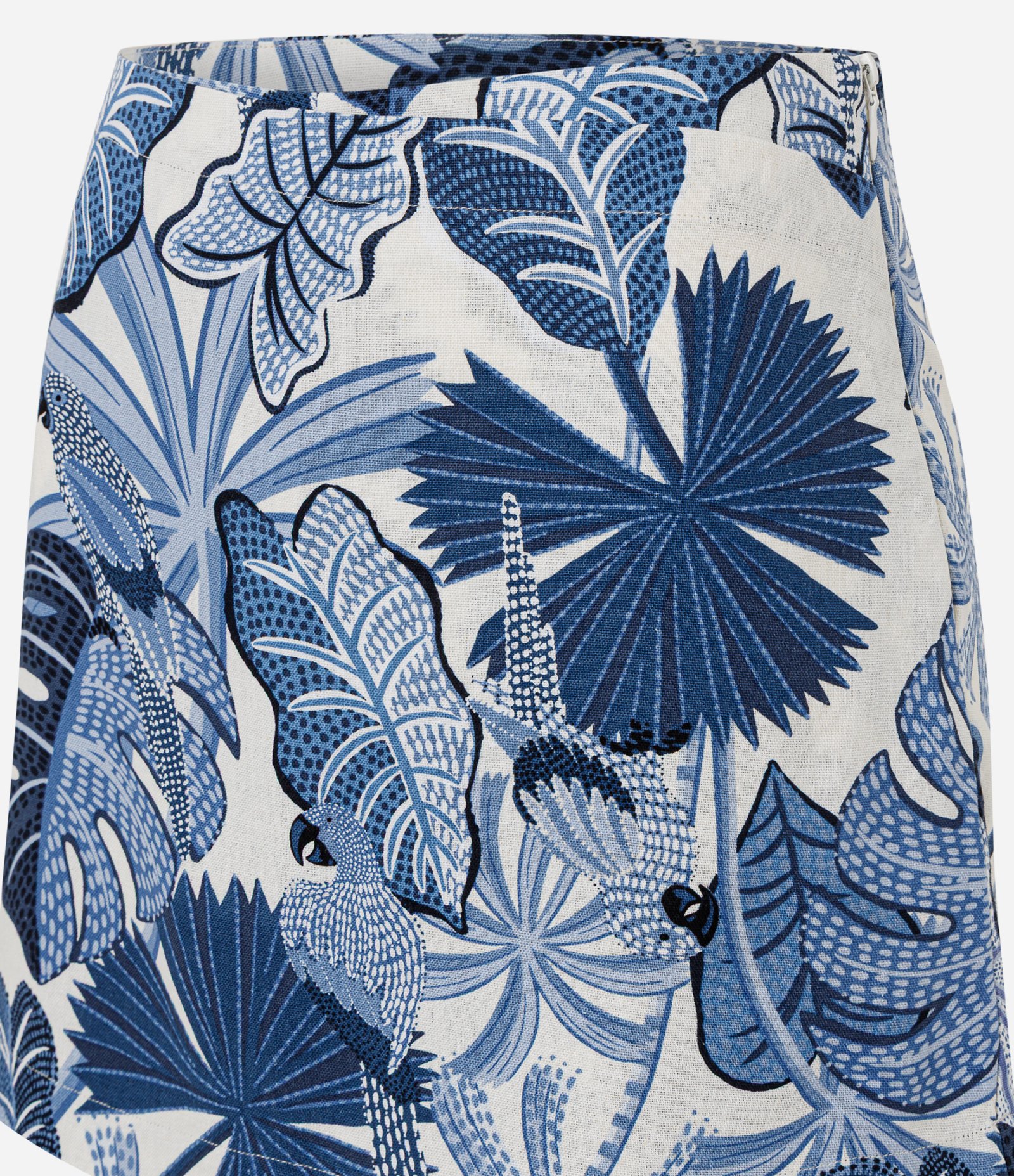 Short em Viscolinho com Estampa de Araras e Folhagens Azul 5