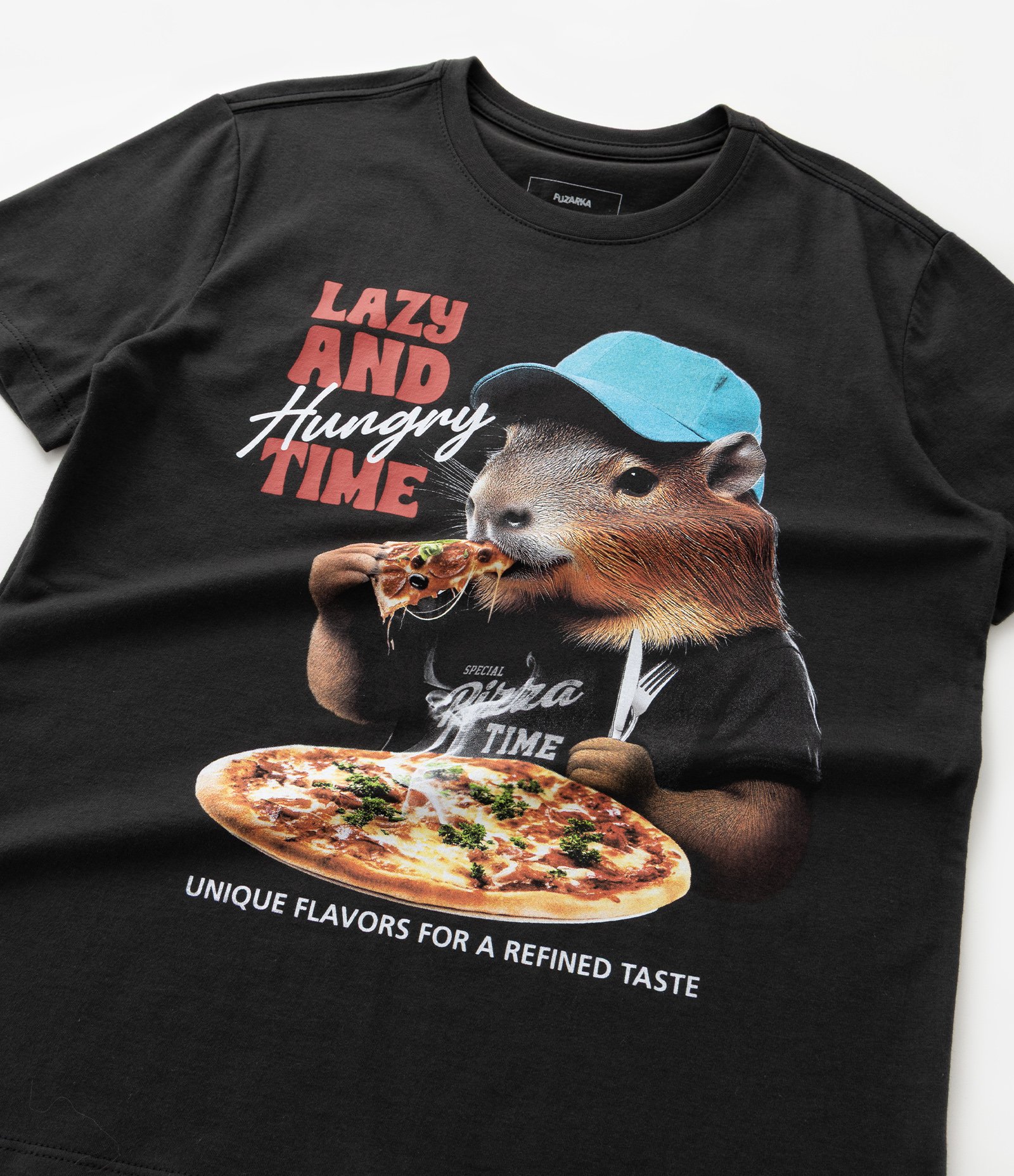 Camiseta Infantil Regular com Estampa de Capivara Comendo Pizza - Tam 5 a 14 Anos Preto 4