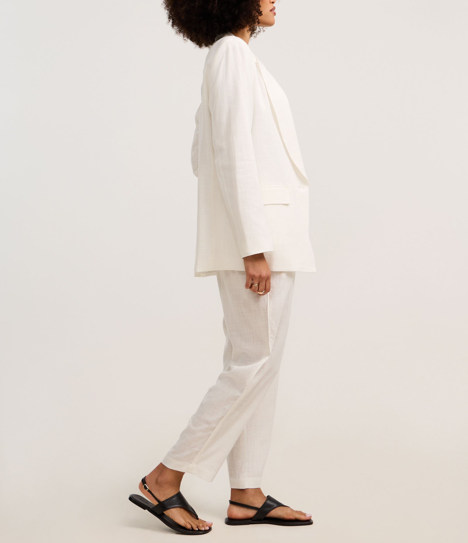 Blazer em Viscolinho com Lapelas e Botão Único Off White 1 4