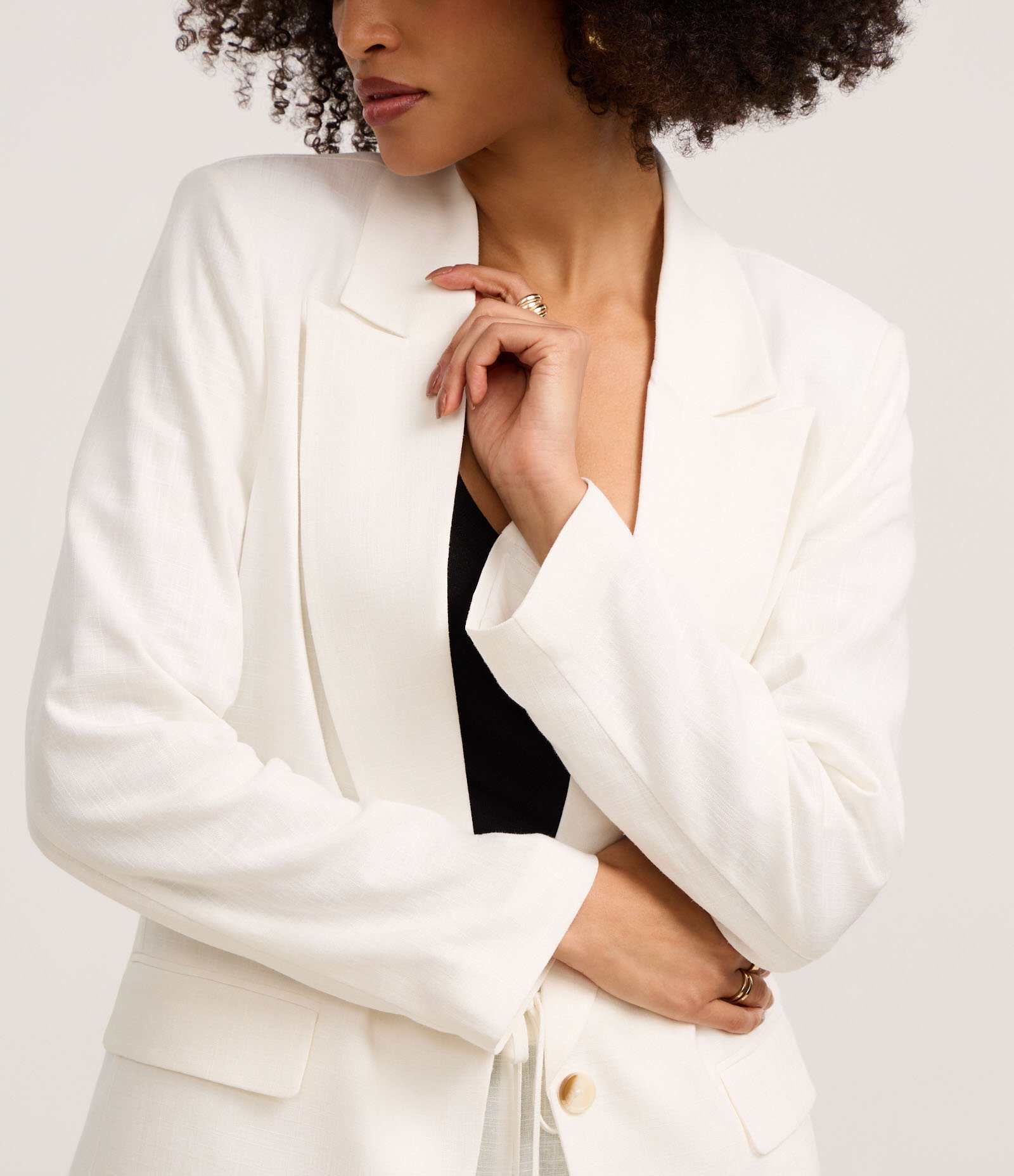 Blazer em Viscolinho com Lapelas e Botão Único Off White 1 5