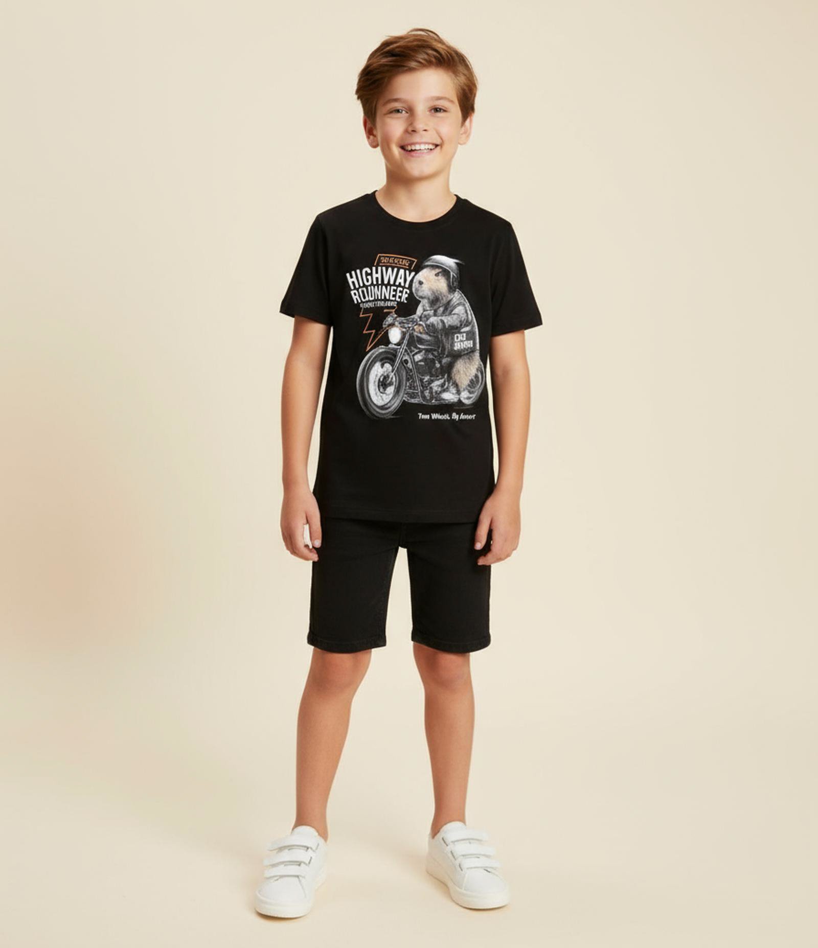 Camiseta Infantil com Estampa Capivara Motoqueira - Tam 5 a 14 Anos Preto 1