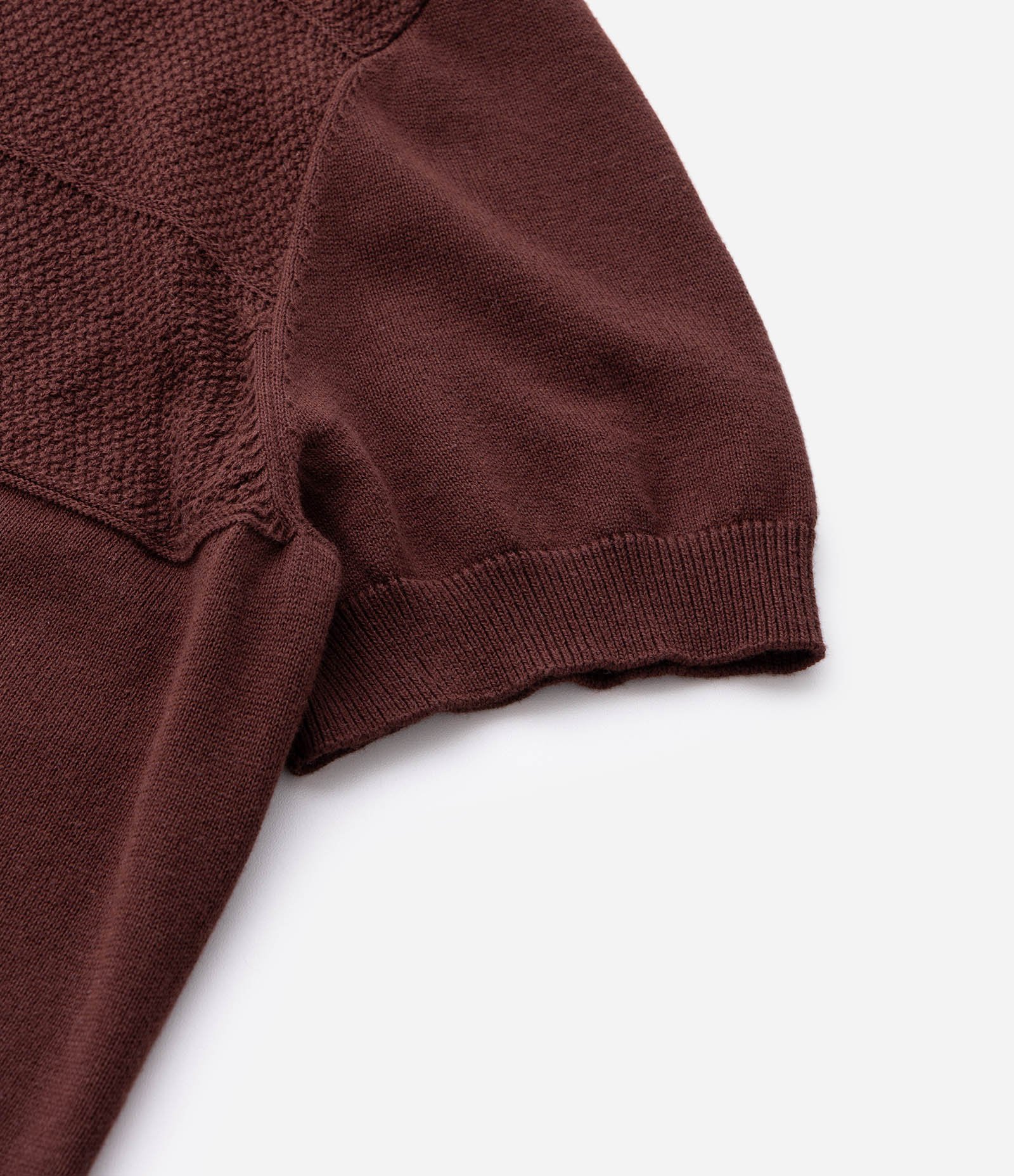 Camiseta Manga Curta Efeito Tricô Texturizado Gola Padre Marrom 9