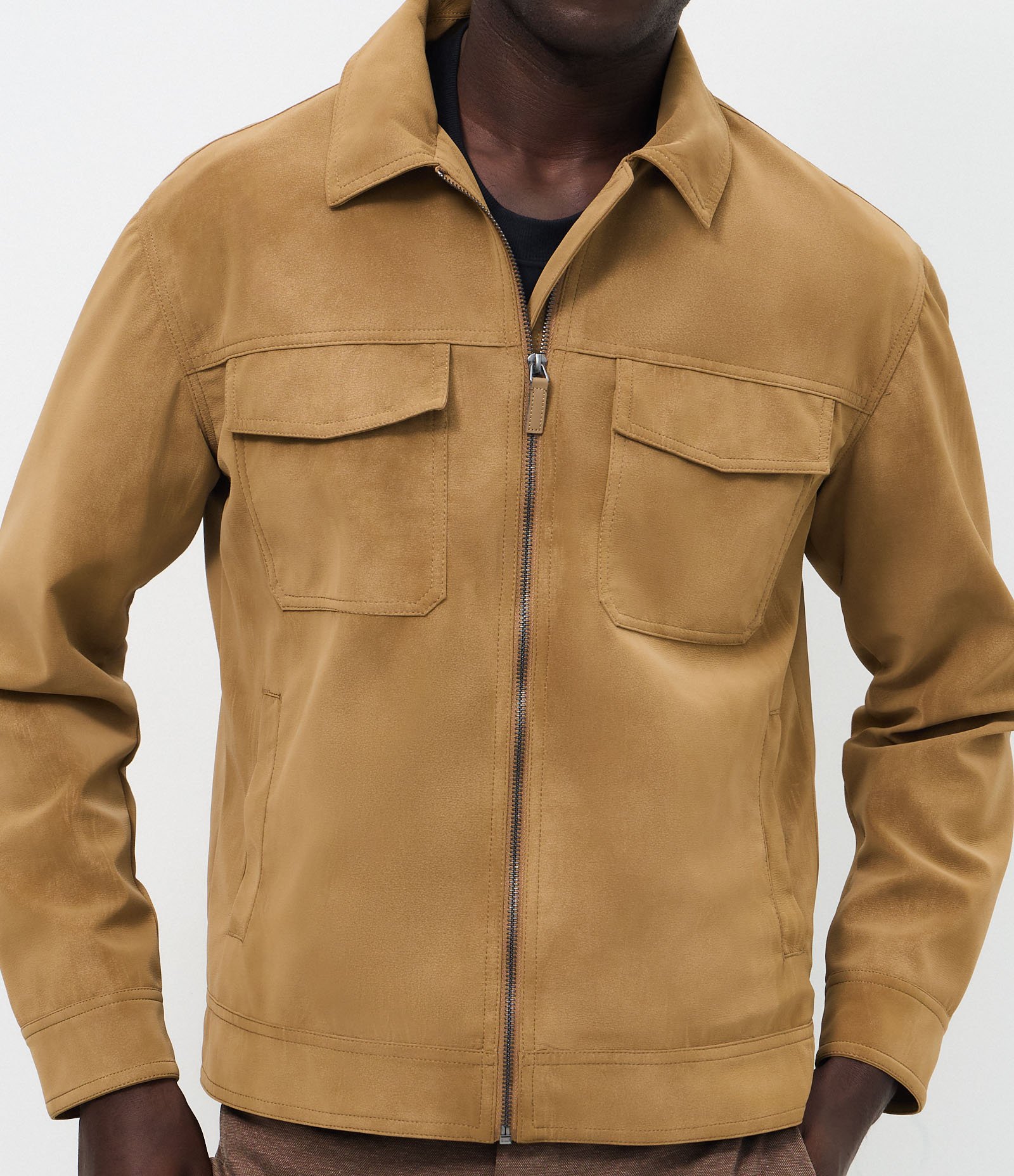 Jaqueta Trucker em Suede com Bolsos de Lapela Caramelo 4