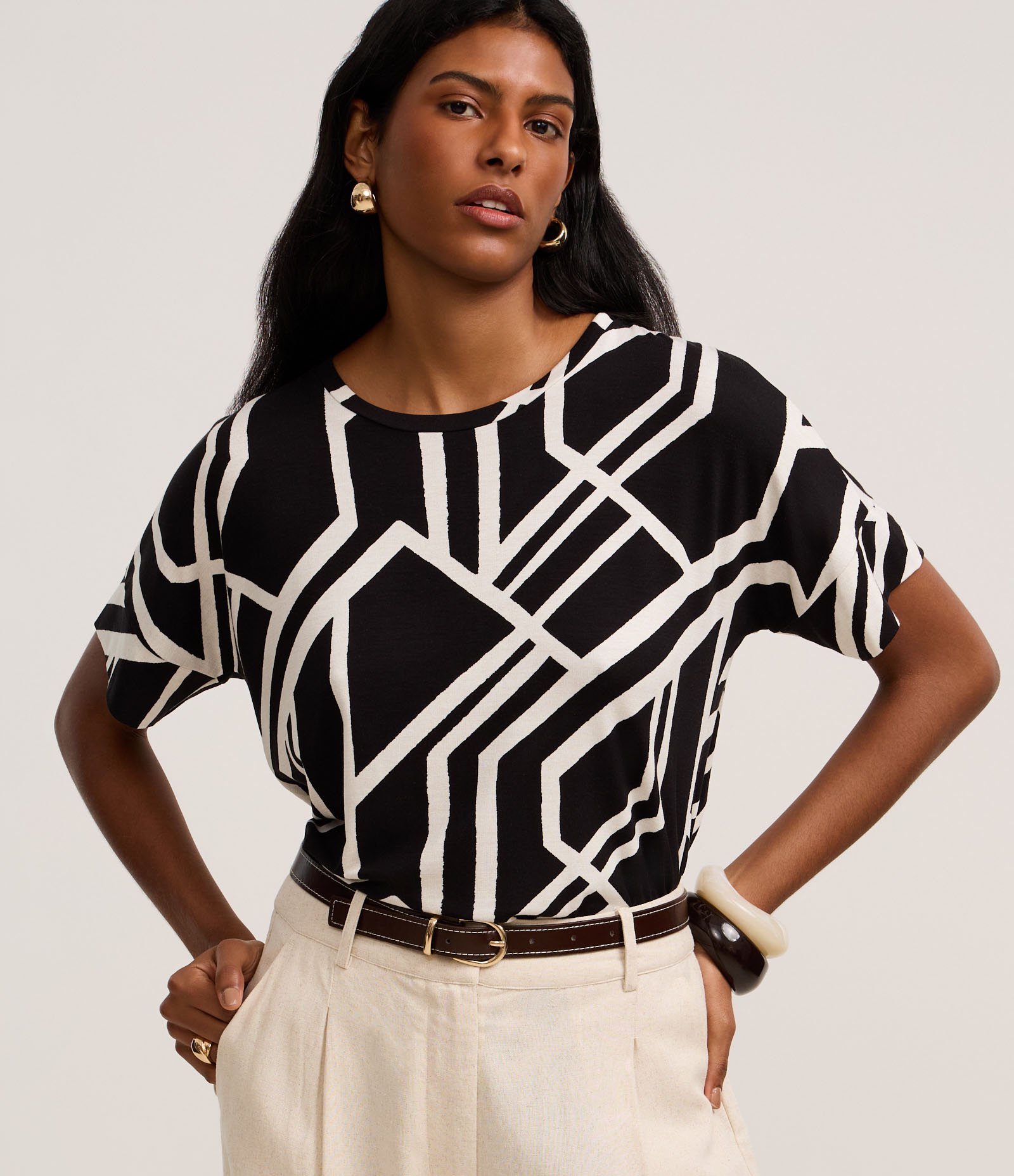 Blusa em Viscolycra com Gola Redonda e Estampa Geométrica Preto 1