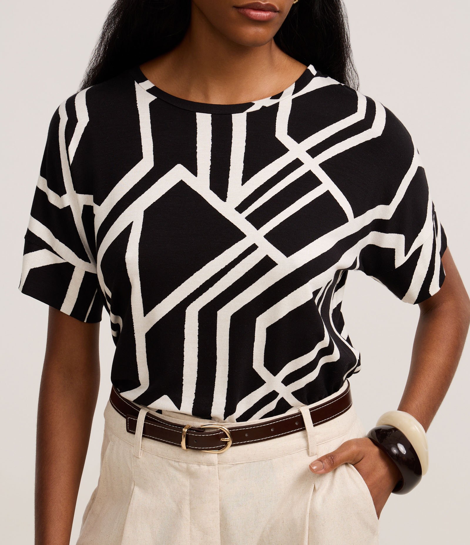 Blusa em Viscolycra com Gola Redonda e Estampa Geométrica Preto 4