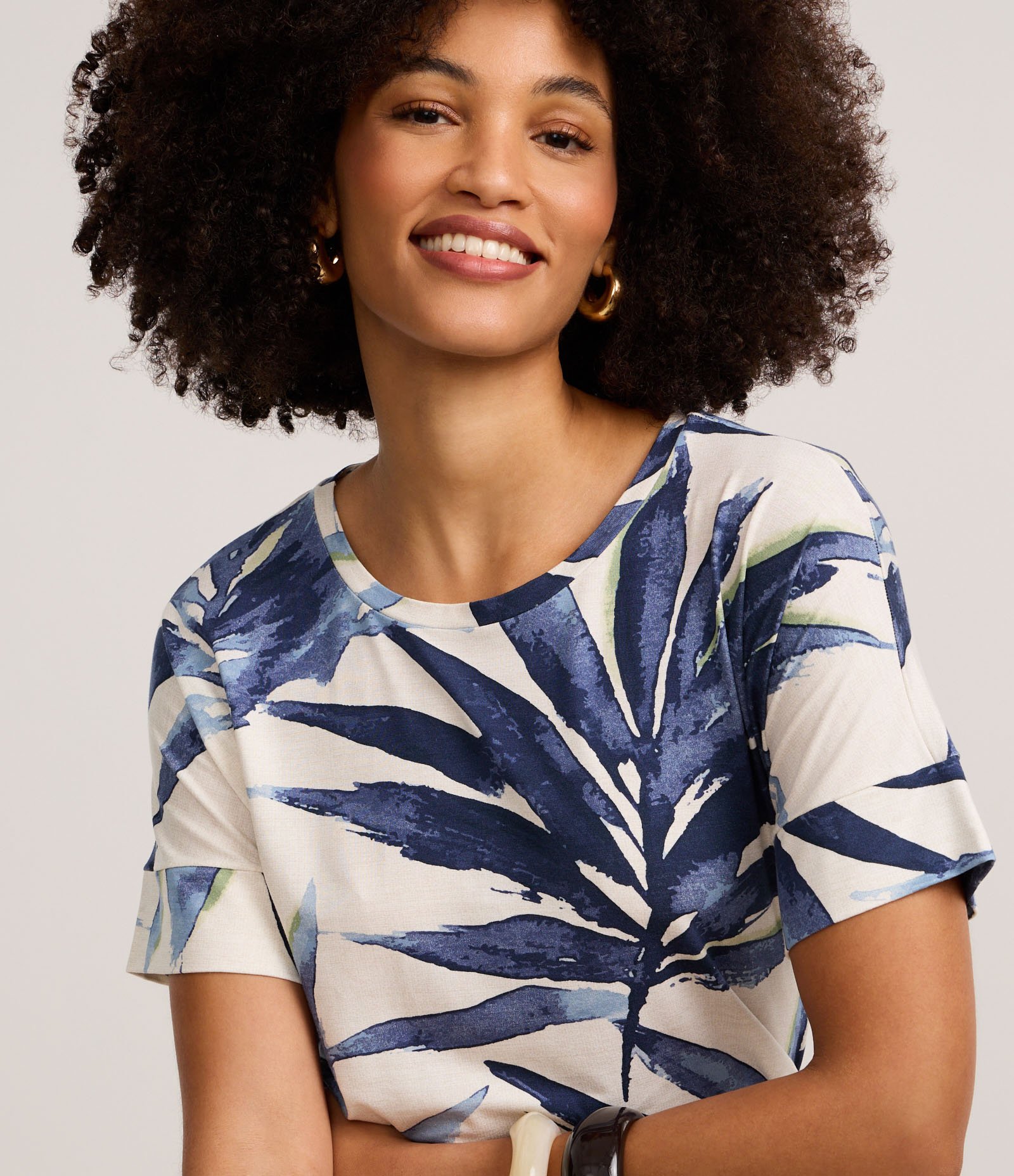 Blusa em Viscolycra com Estampa Folhagem Azul/Off White 3