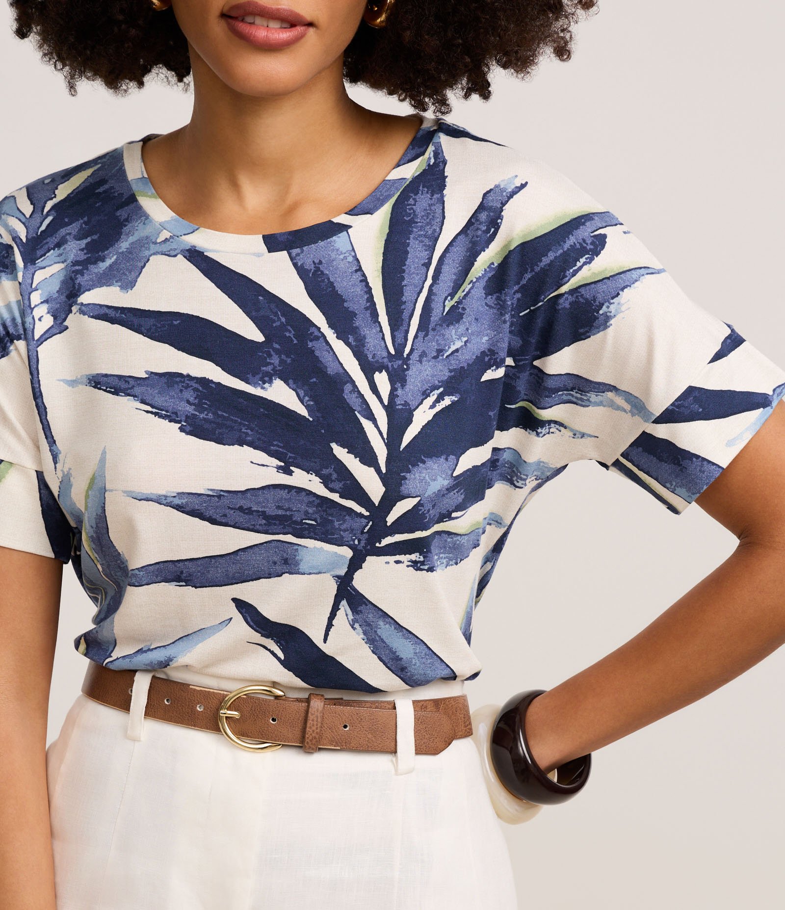 Blusa em Viscolycra com Estampa Folhagem Azul/Off White 4