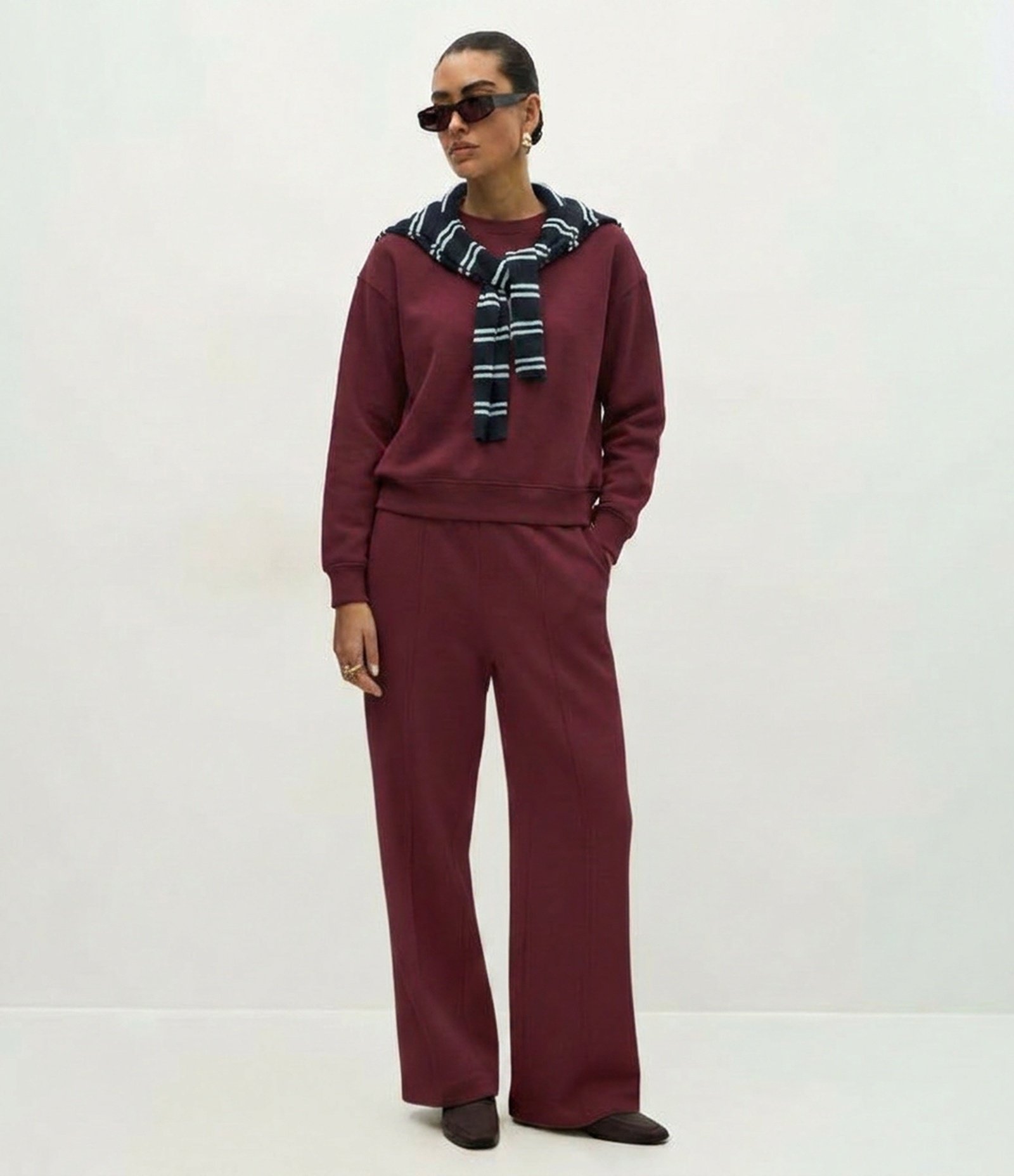 Calça Wide Leg em Moletom com Friso Vinho 1