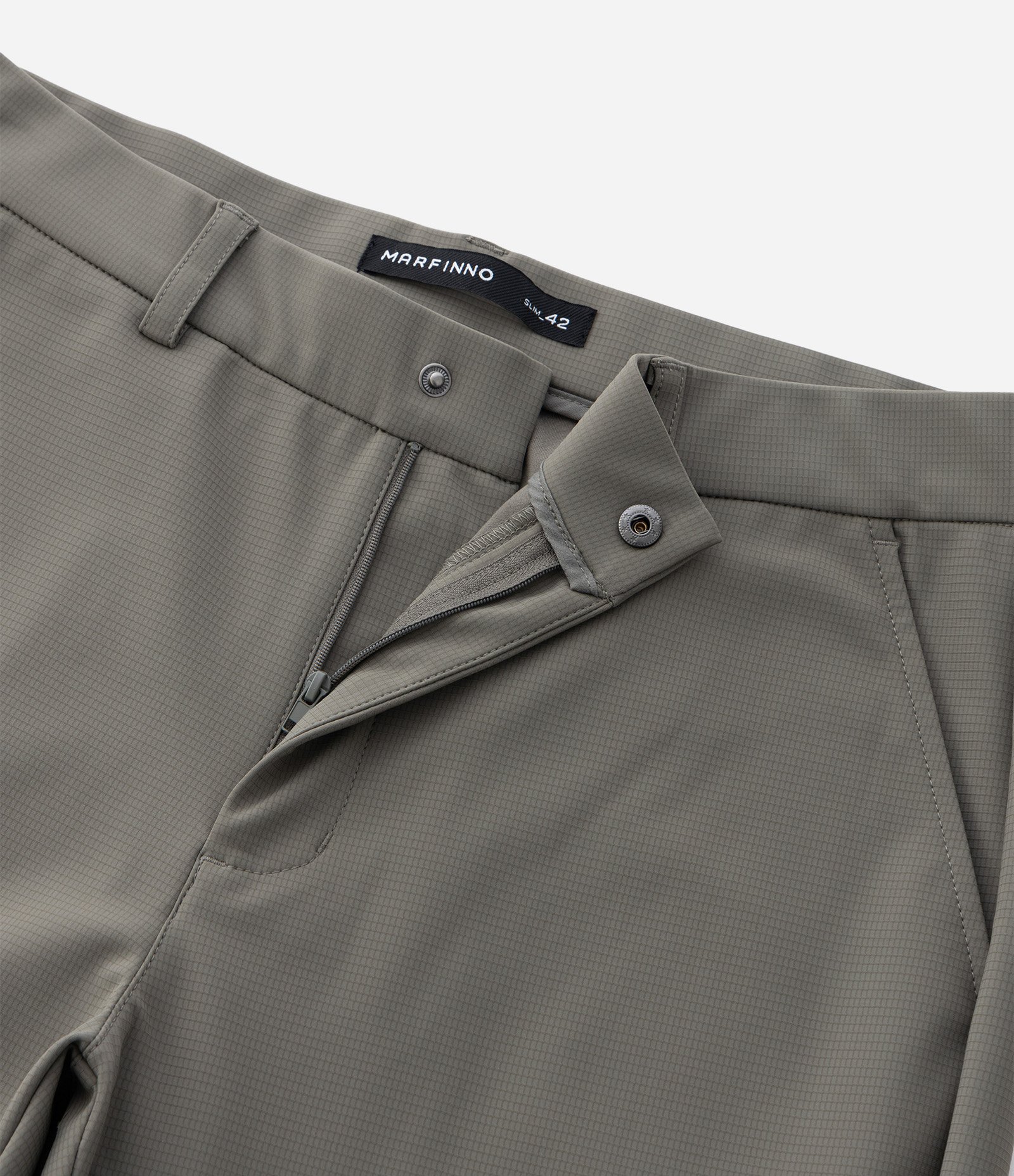 Calça em Tecido Tecnológico e Texturizada Verde 10