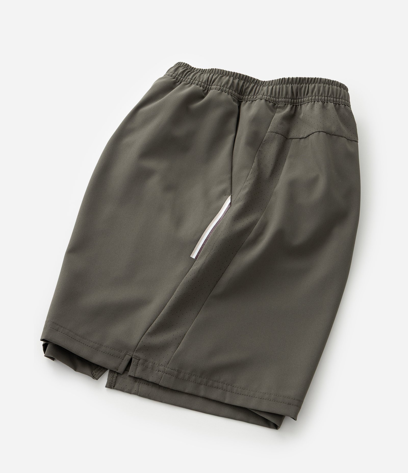 Bermuda Esportiva com Laser Cut e Print Lateral Verde Escuro 11