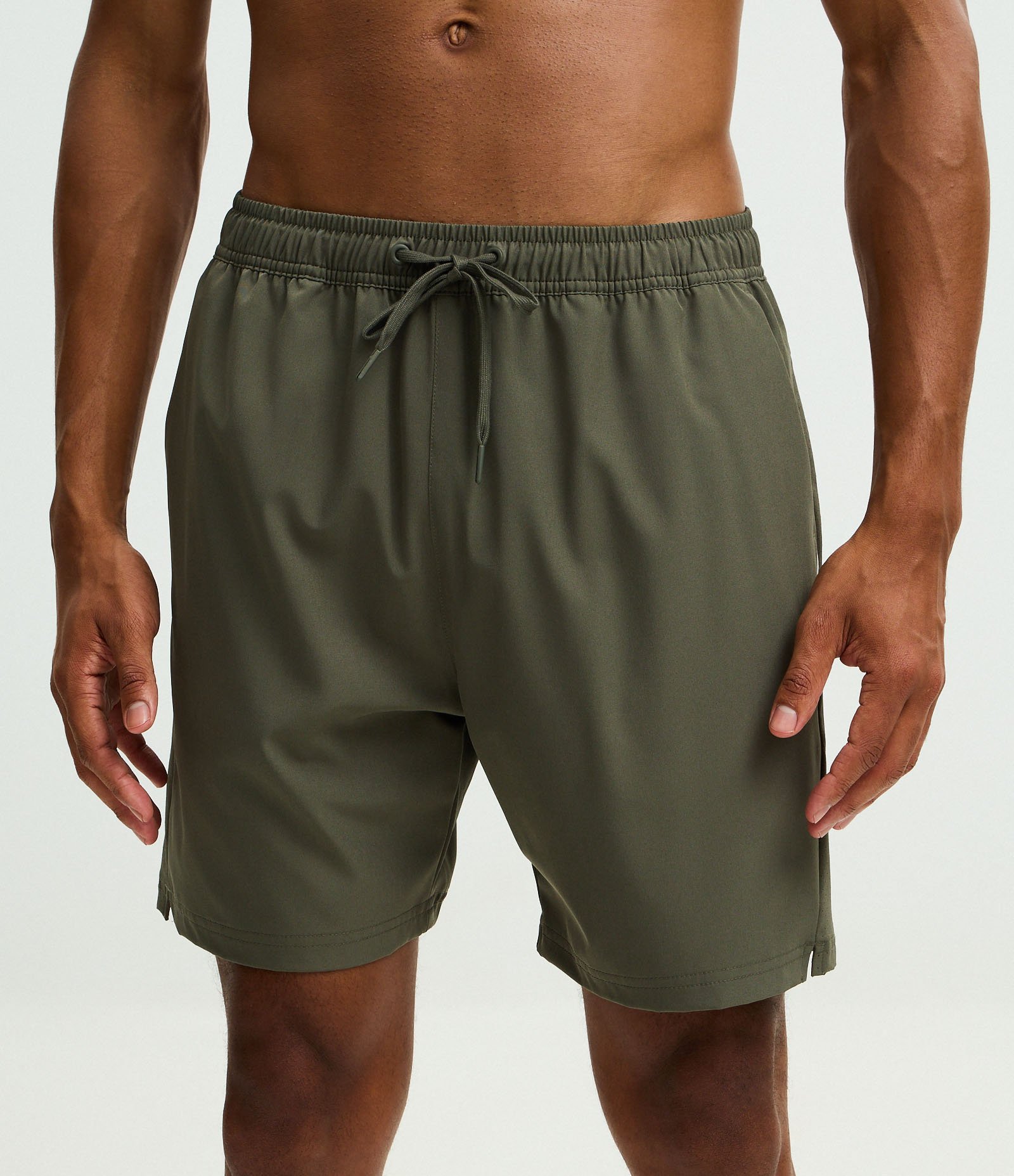 Bermuda Esportiva com Laser Cut e Print Lateral Verde Escuro 2