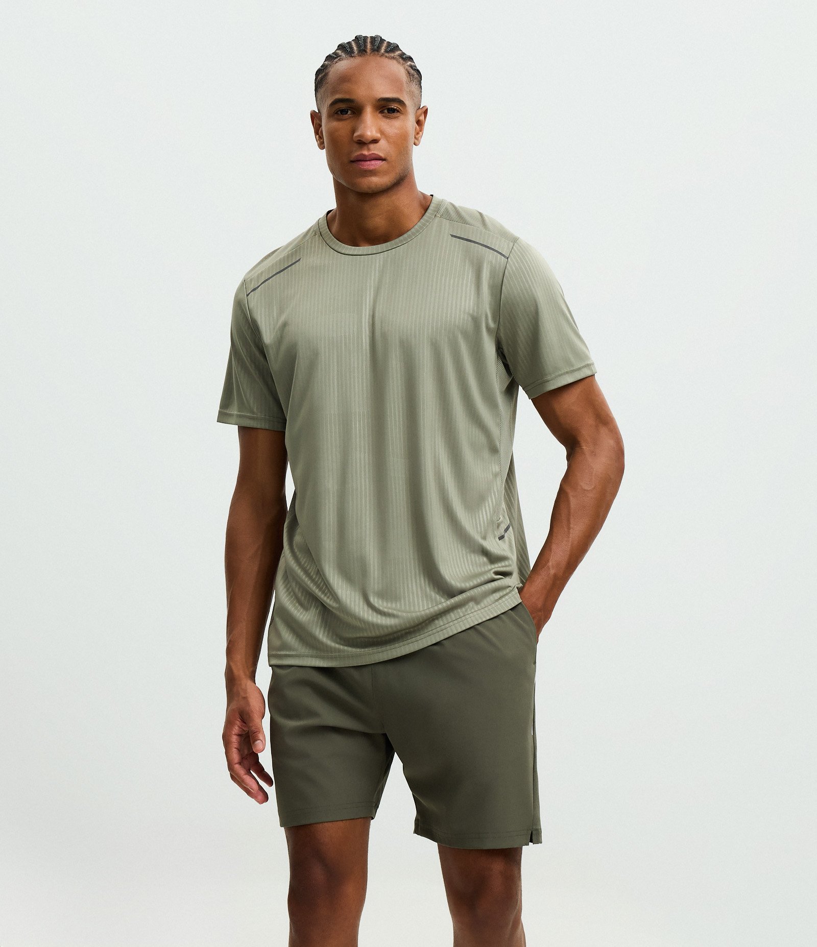 Bermuda Esportiva com Laser Cut e Print Lateral Verde Escuro 4