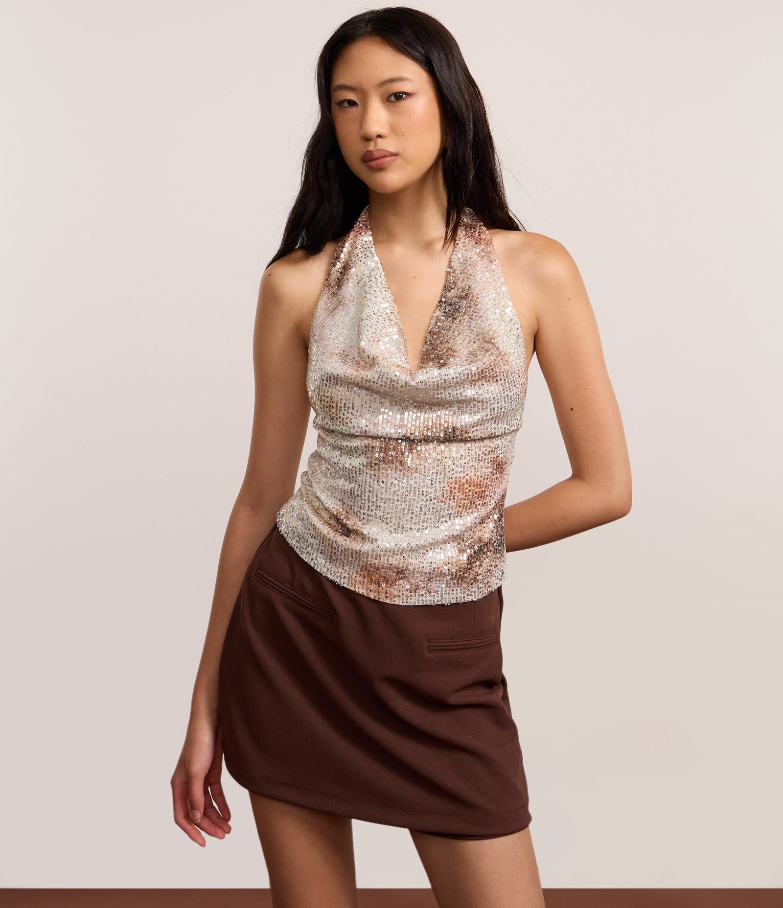 Short Saia em Crepe com Bolsinhos Frontais Marrom Médio 5