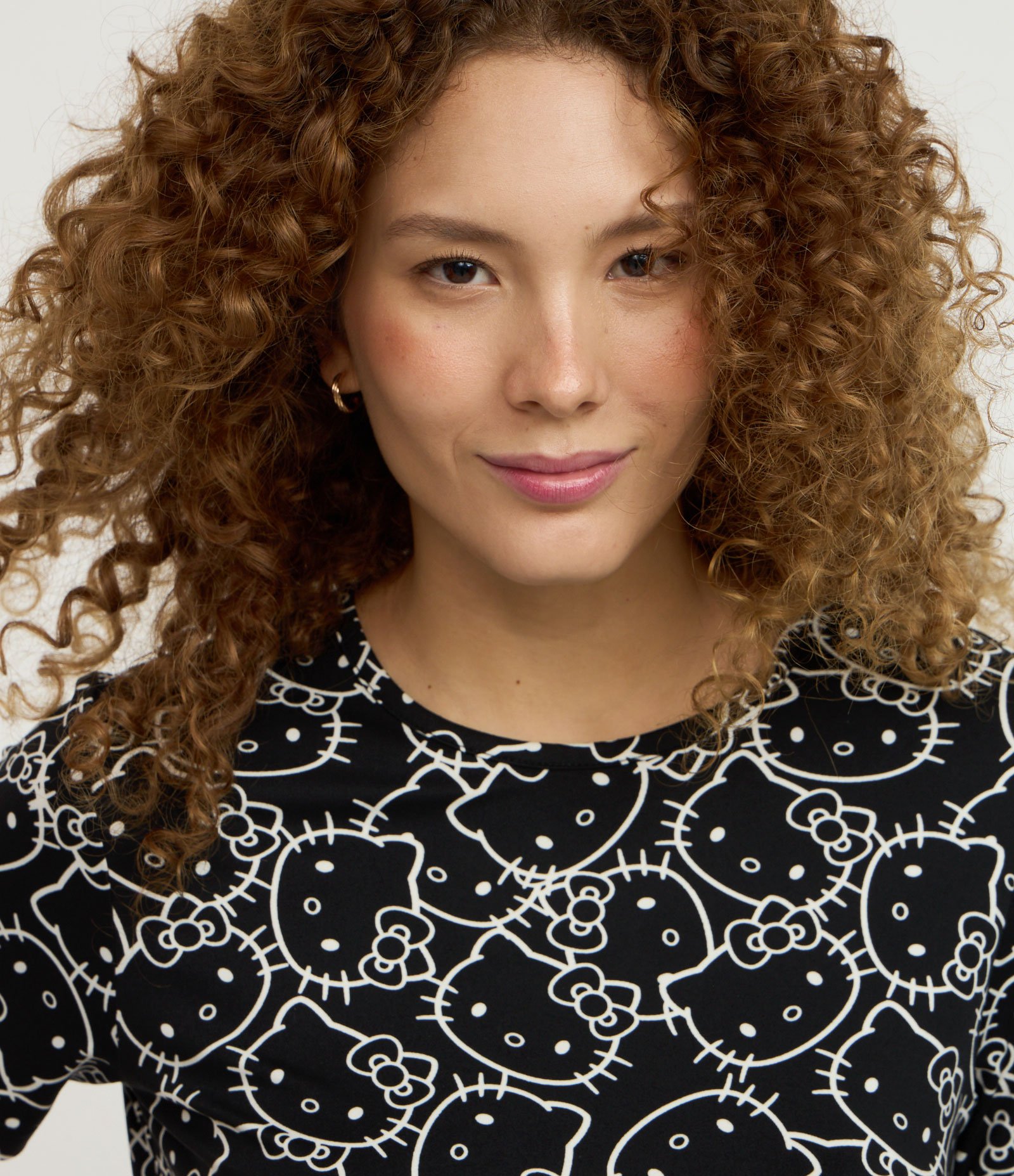 Blusa de Pijama em Algodão com Estampa Hello Kitty e Toque Suave Preto 3