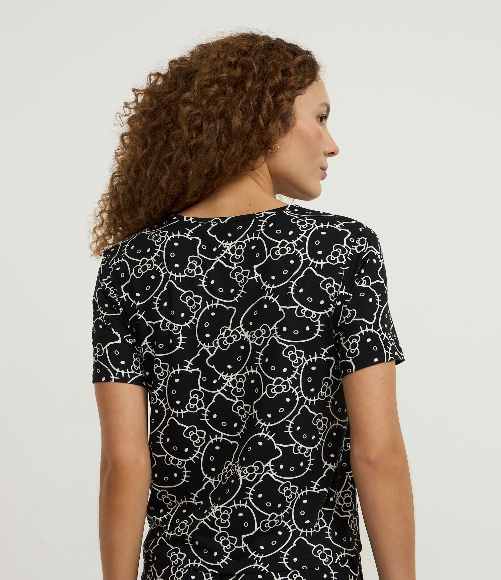 Blusa de Pijama em Algodão com Estampa Hello Kitty e Toque Suave Preto 4