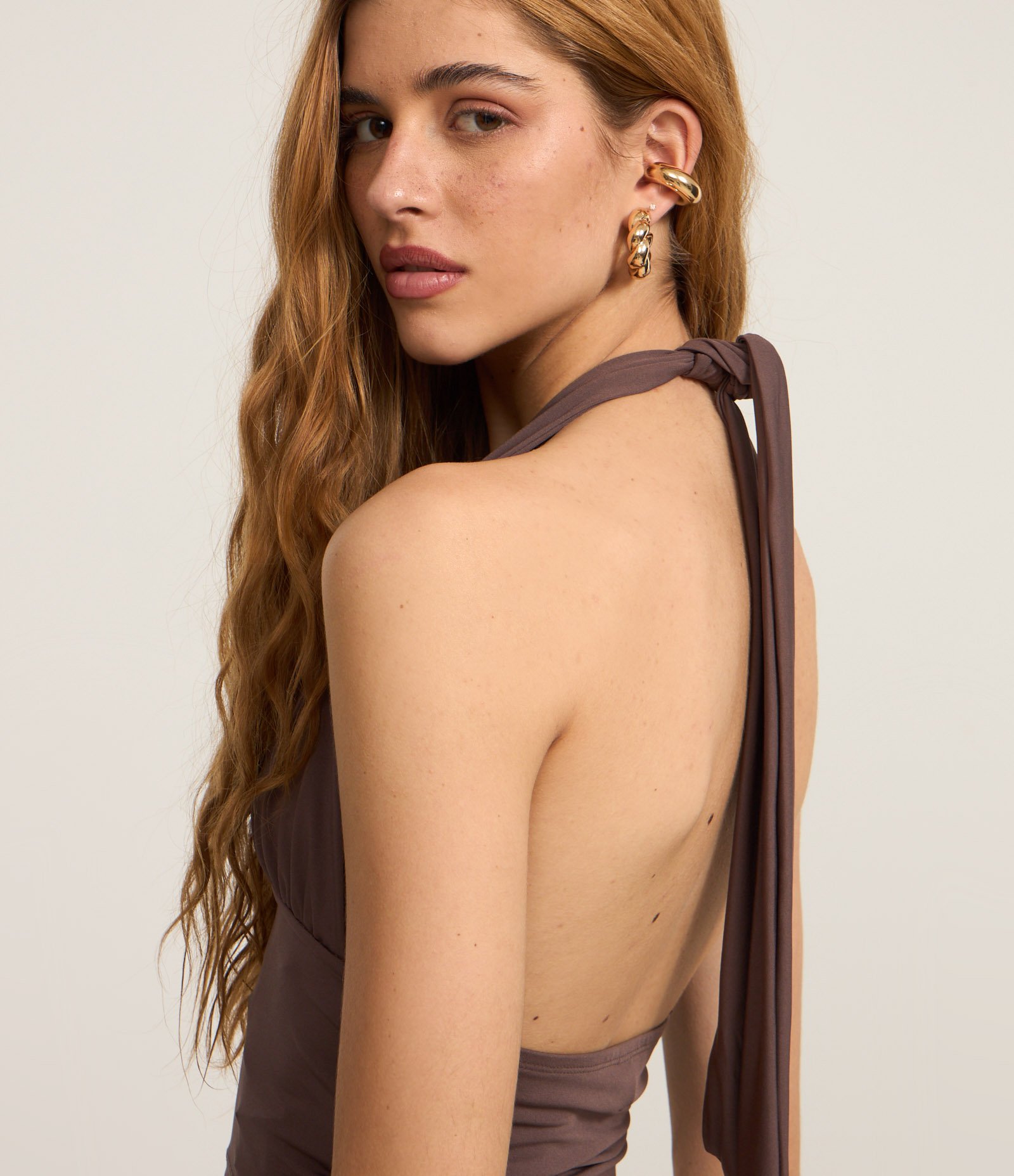 Blusa em Microfibra Frente Única com Amarração e Malha Gelada Marrom 4