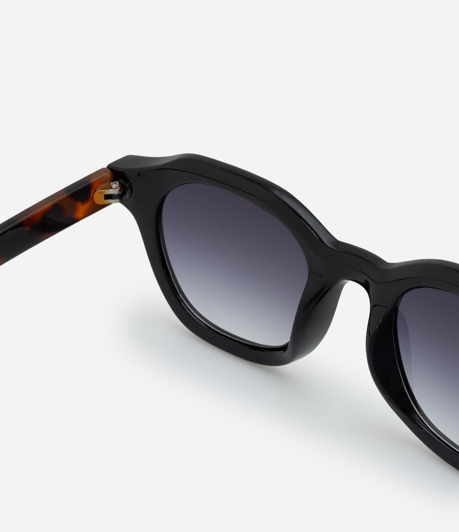 Óculos de Sol Quadrado e Hastes com Estampa Tartaruga Preto 3