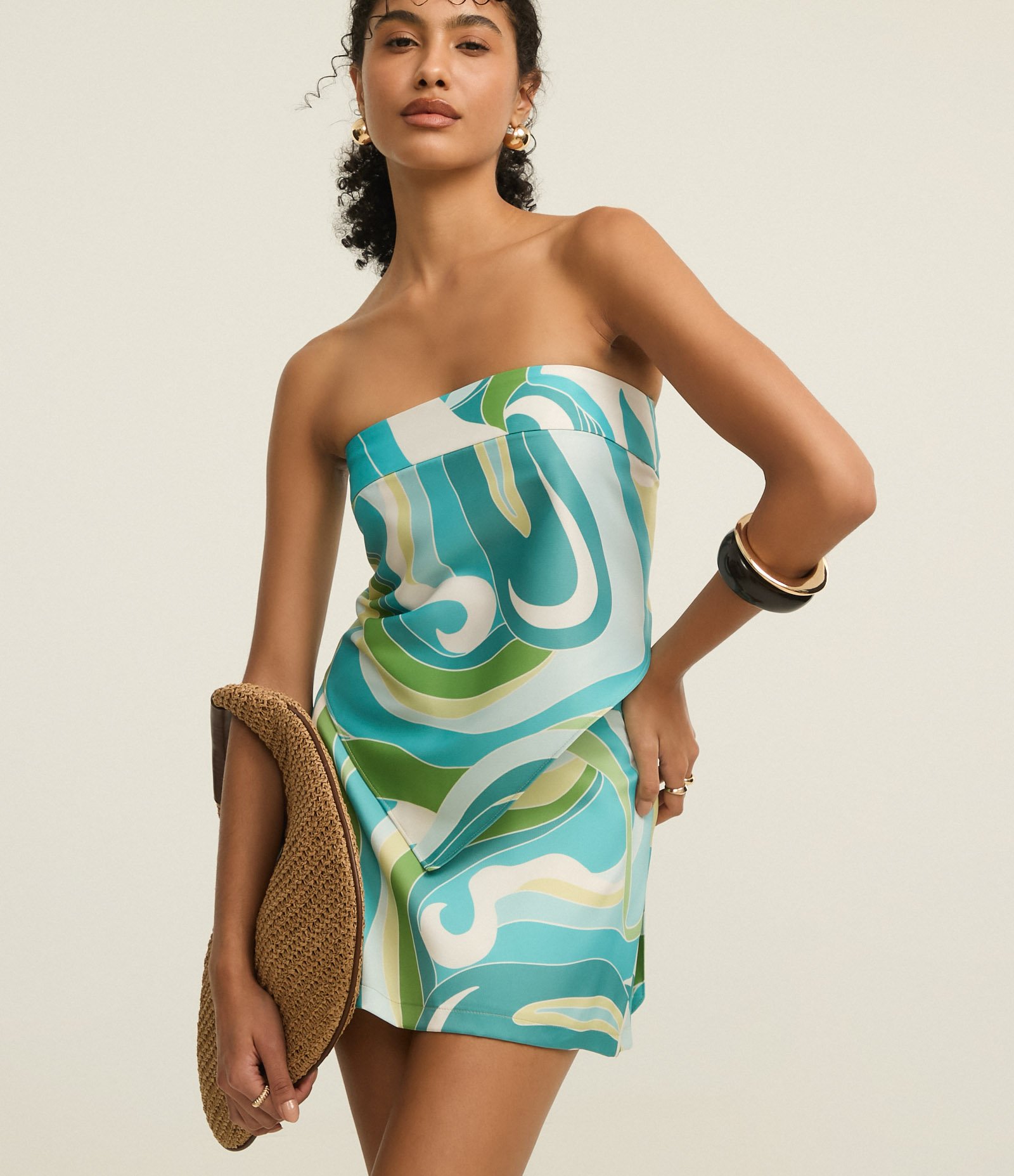 Saia Curta Reta em Cetim com Estampa Abstrata de Lenço Branco/Verde/Azul 3