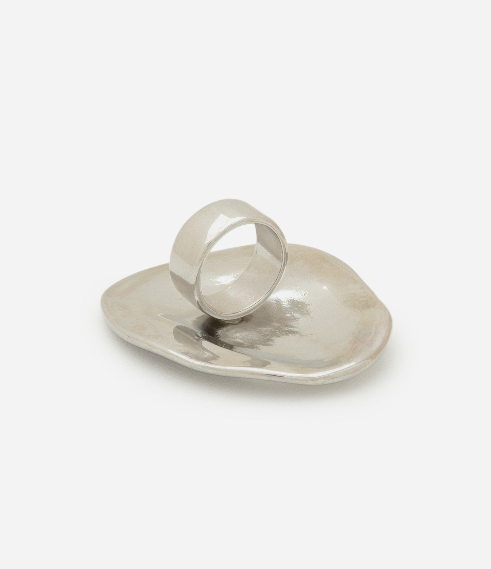 Maxi Anel com Forma de Chapa de Metal Martelada Prata 2