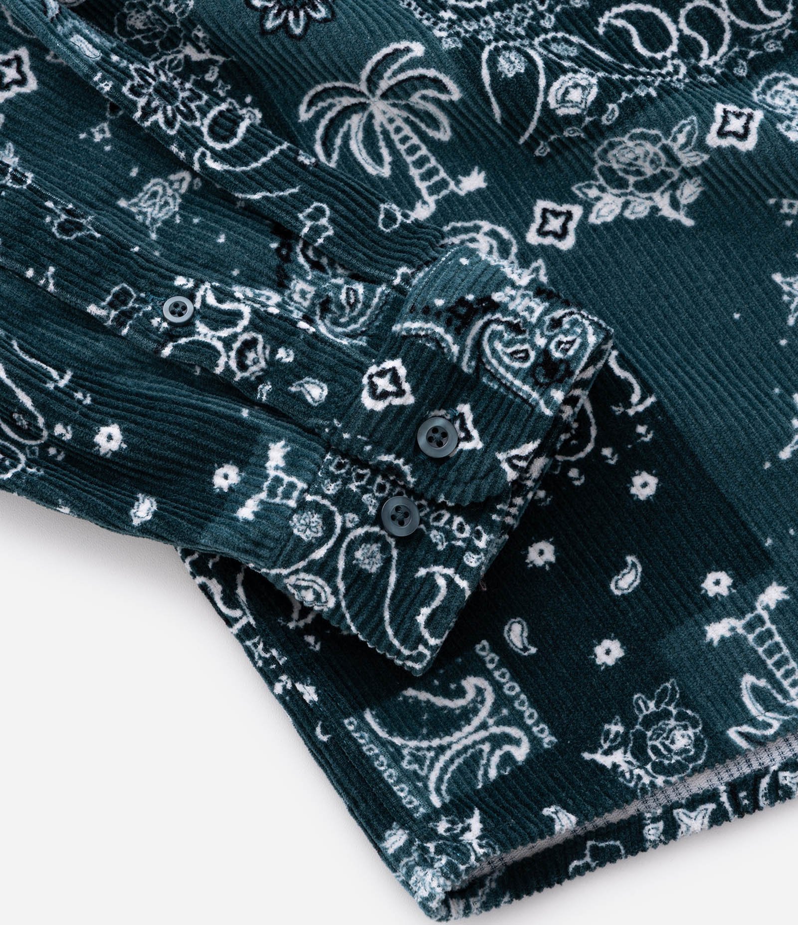 Camisa em Veludo com Botões e Estampa Paisley Verde 5