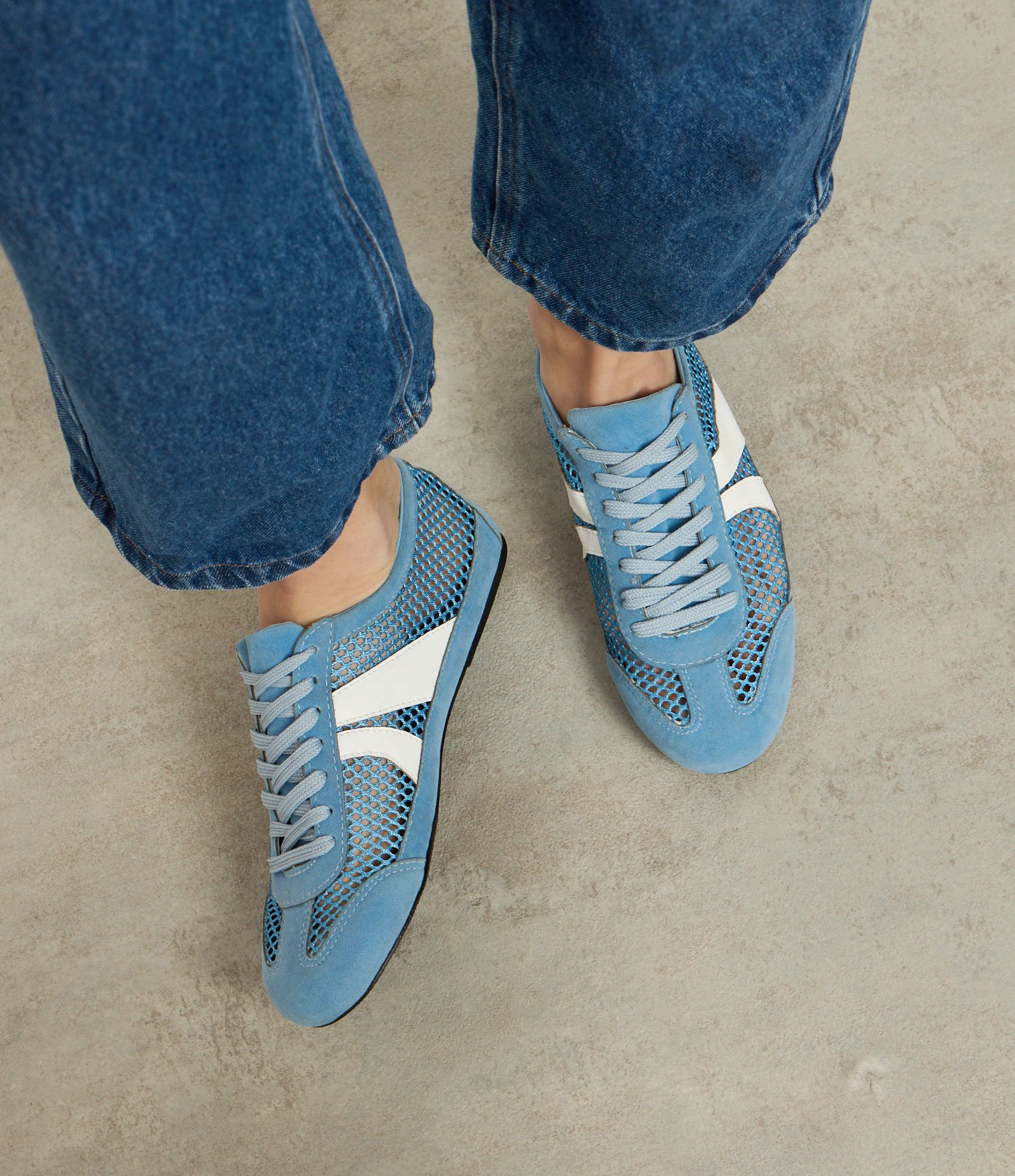 Tênis Chuteira com Telinha e Recortes Contrastantes Azul 6