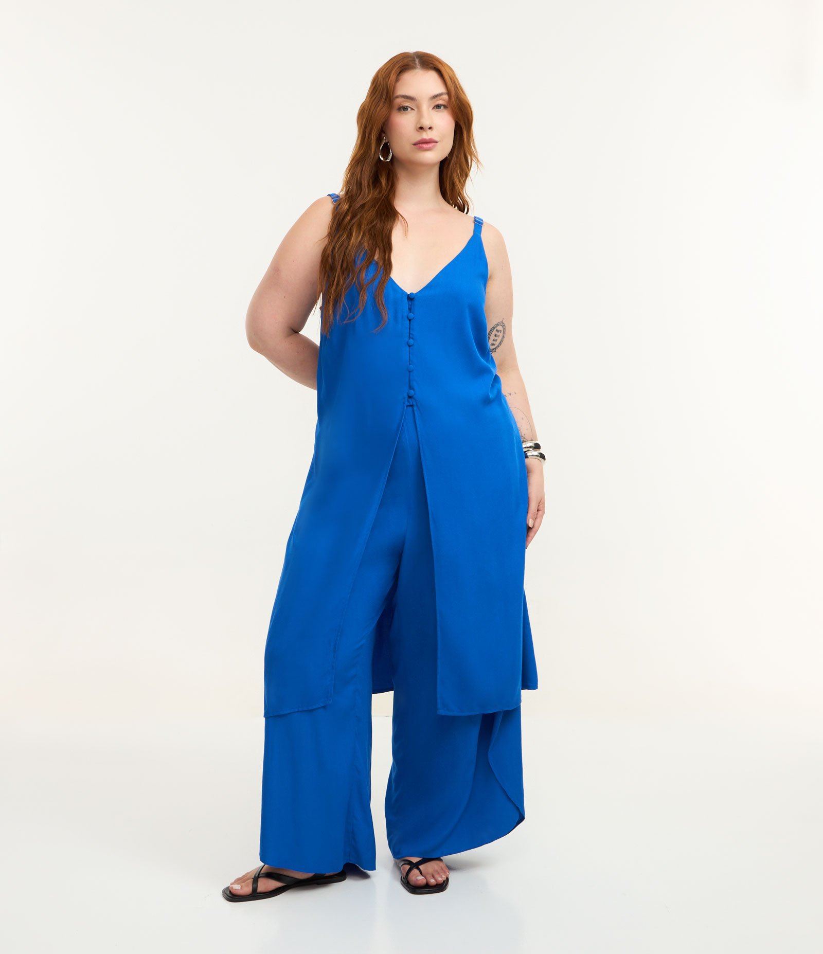 Regata Alongada em Viscose com Botões Frontais Curve & Plus Size Azul 2